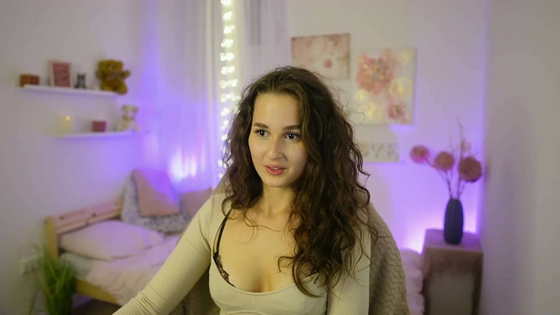 Gallery image thumbnail from Anita_Grey_'s myfreecams stream on, 10/17/2025, 21:50 image 18 of 20