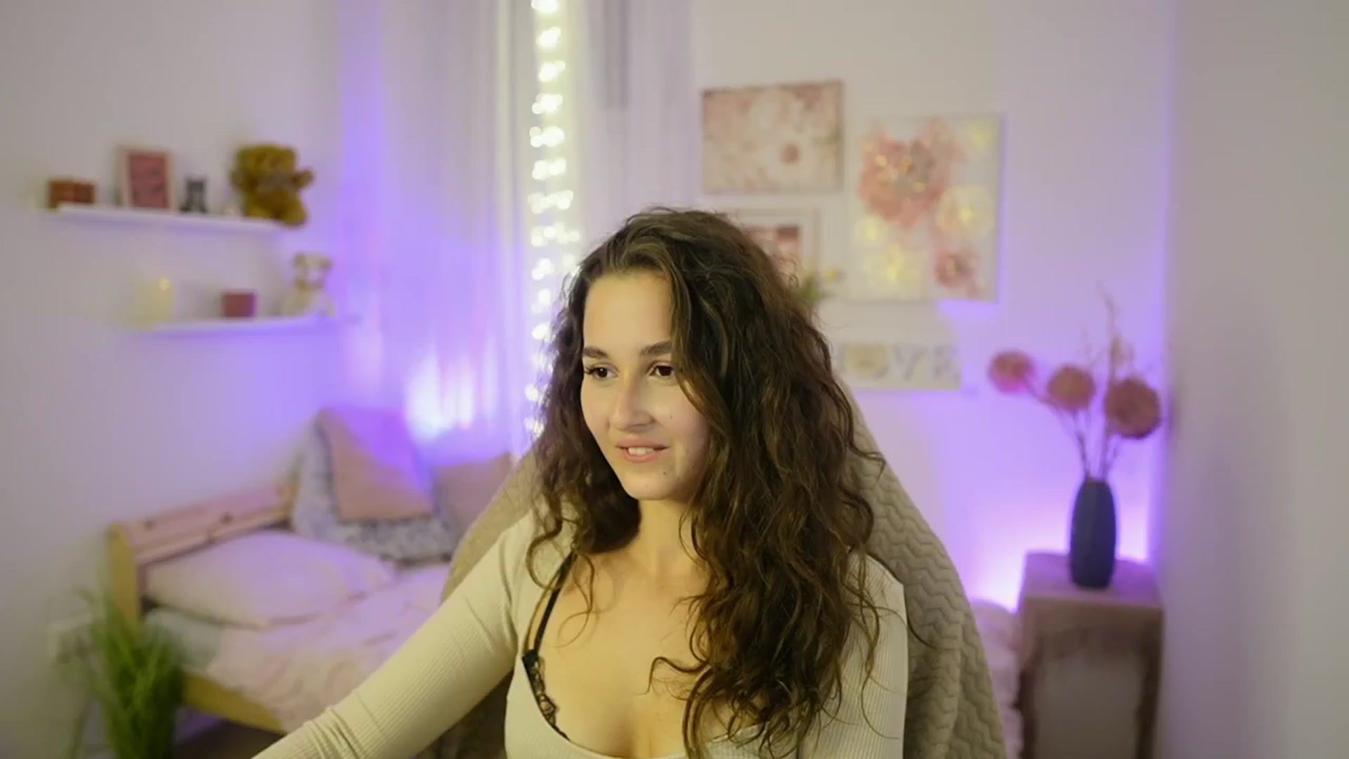 Gallery image thumbnail from Anita_Grey_'s myfreecams stream on, 10/17/2025, 21:50 image 17 of 20