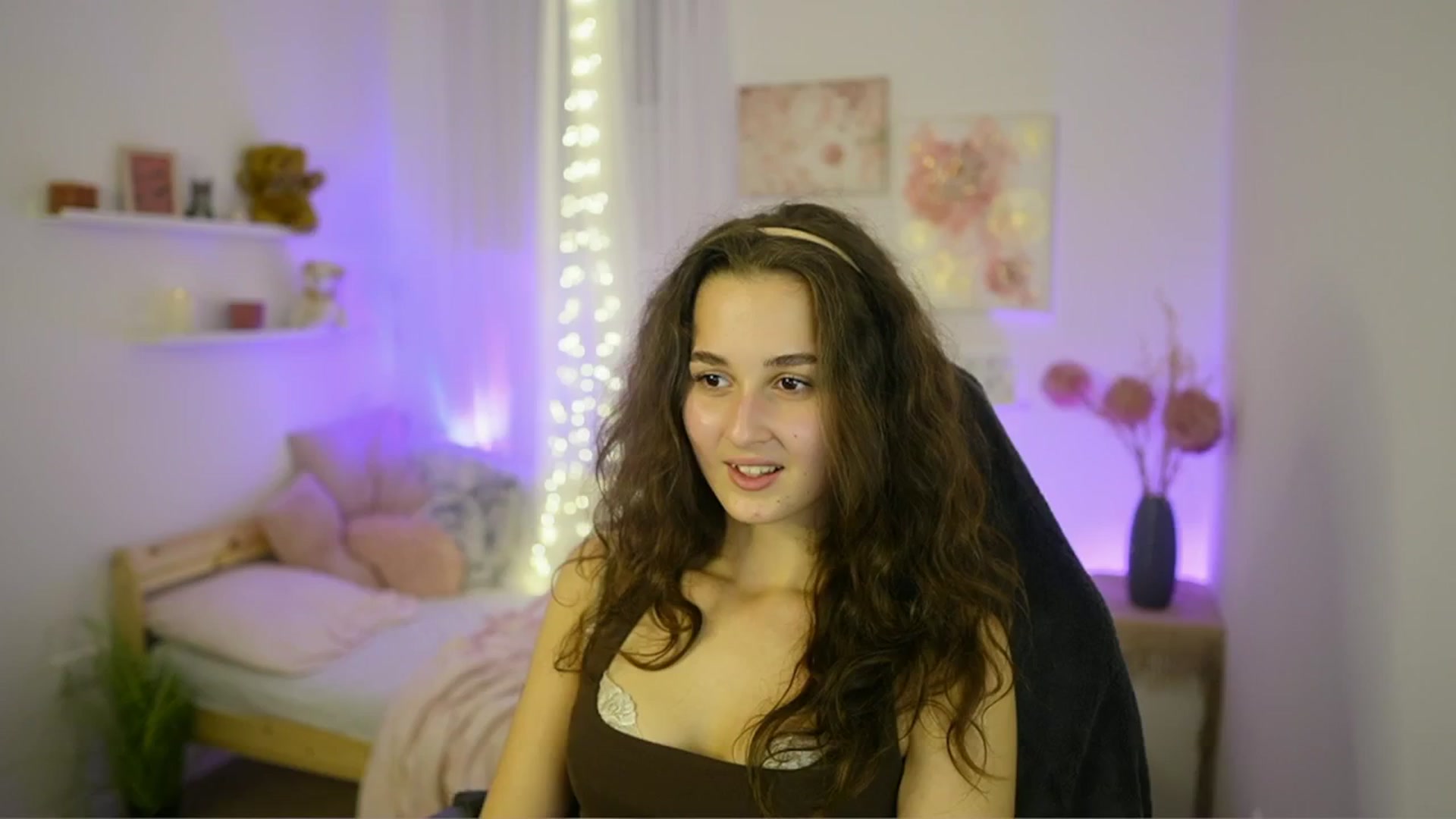 Gallery image thumbnail from Anita_Grey_'s myfreecams stream on, 10/18/2025, 21:15 image 4 of 20