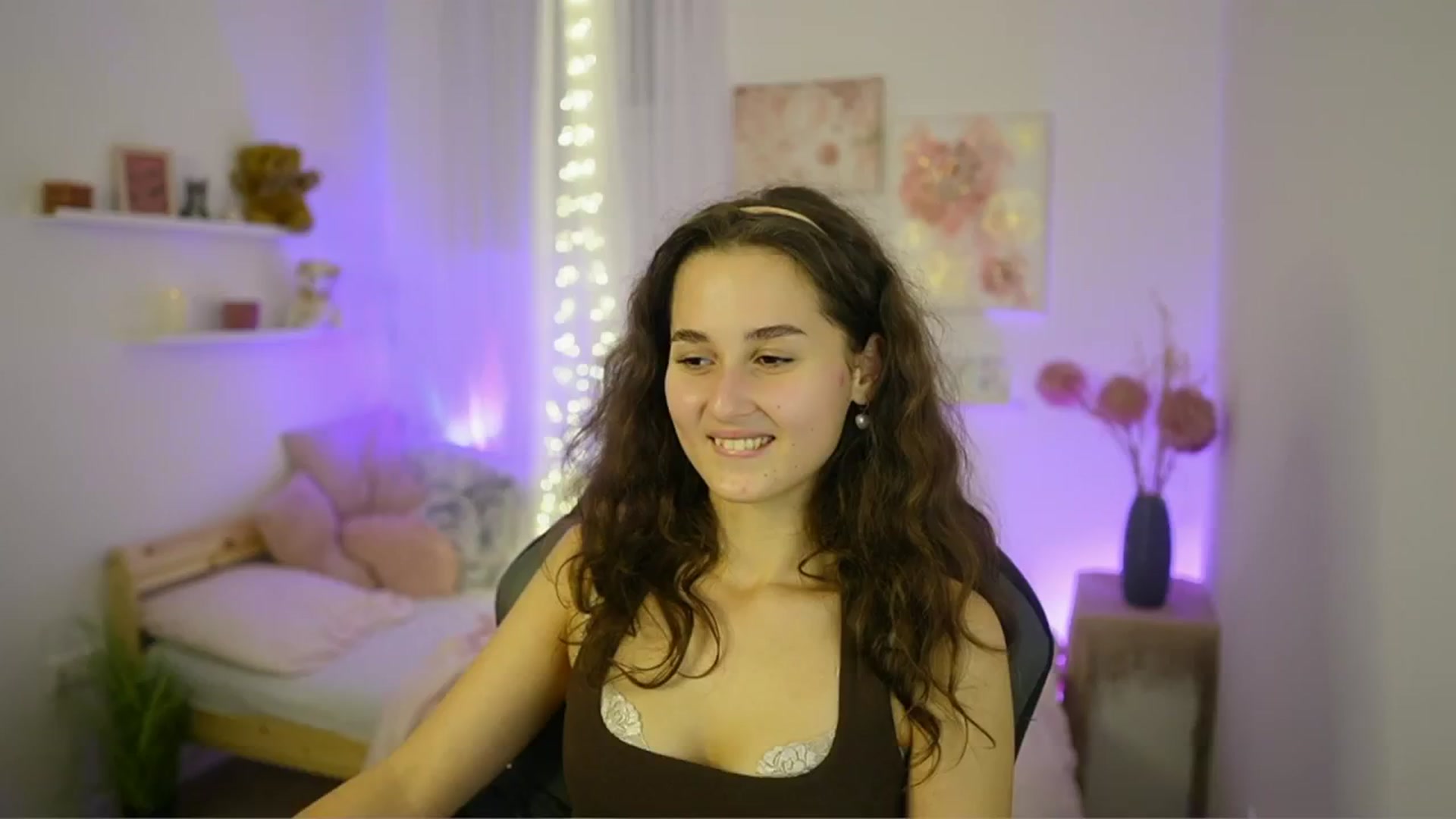 Gallery image thumbnail from Anita_Grey_'s myfreecams stream on, 10/18/2025, 21:15 image 12 of 20