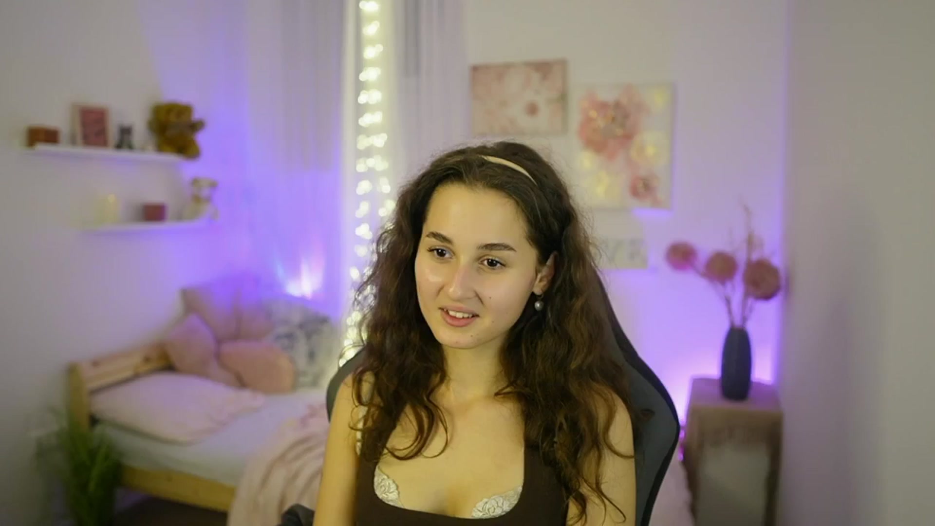 Gallery image thumbnail from Anita_Grey_'s myfreecams stream on, 10/18/2025, 21:15 image 14 of 20