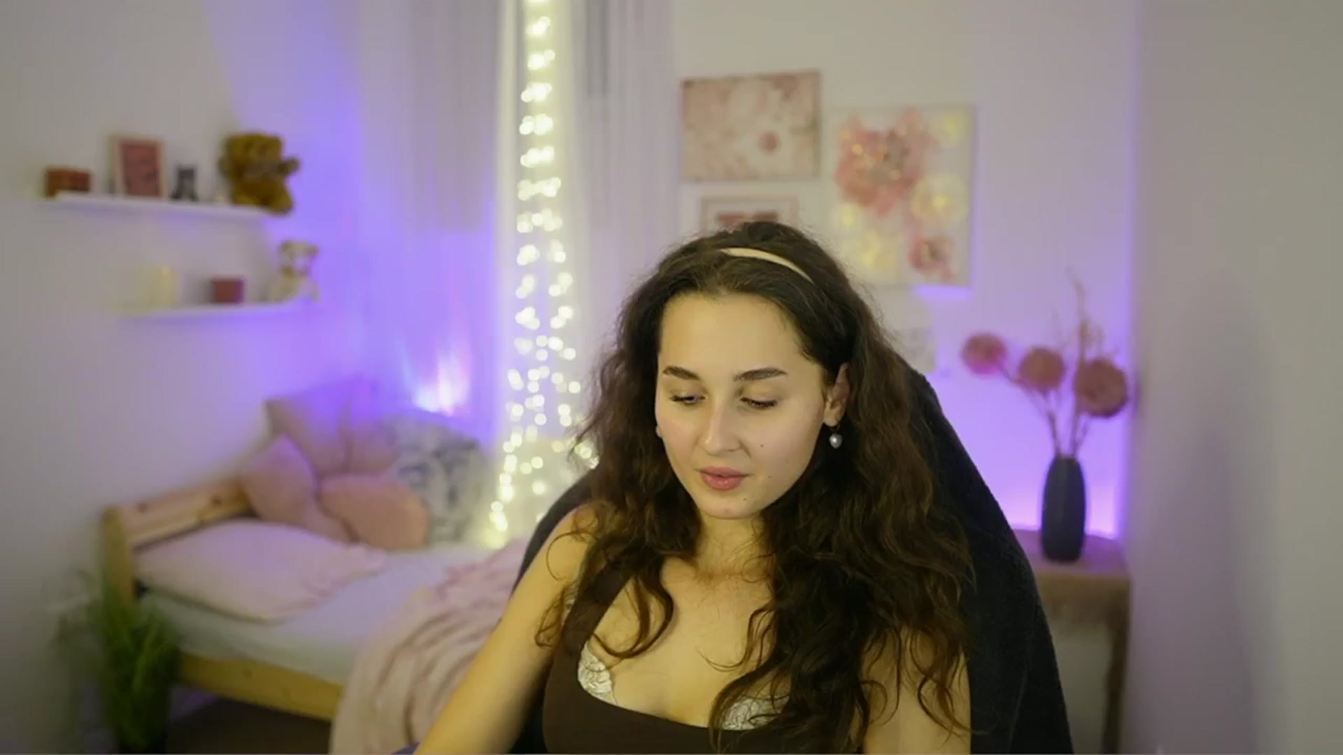 Gallery image thumbnail from Anita_Grey_'s myfreecams stream on, 10/18/2025, 21:15 image 5 of 20