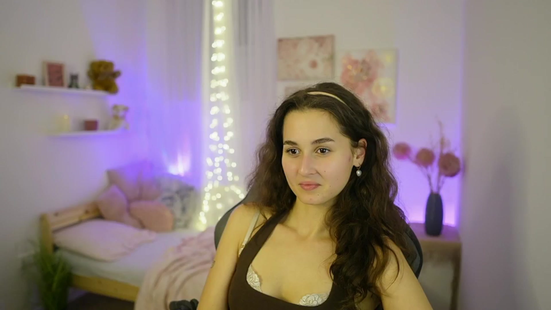 Gallery image thumbnail from Anita_Grey_'s myfreecams stream on, 10/18/2025, 21:15 image 18 of 20