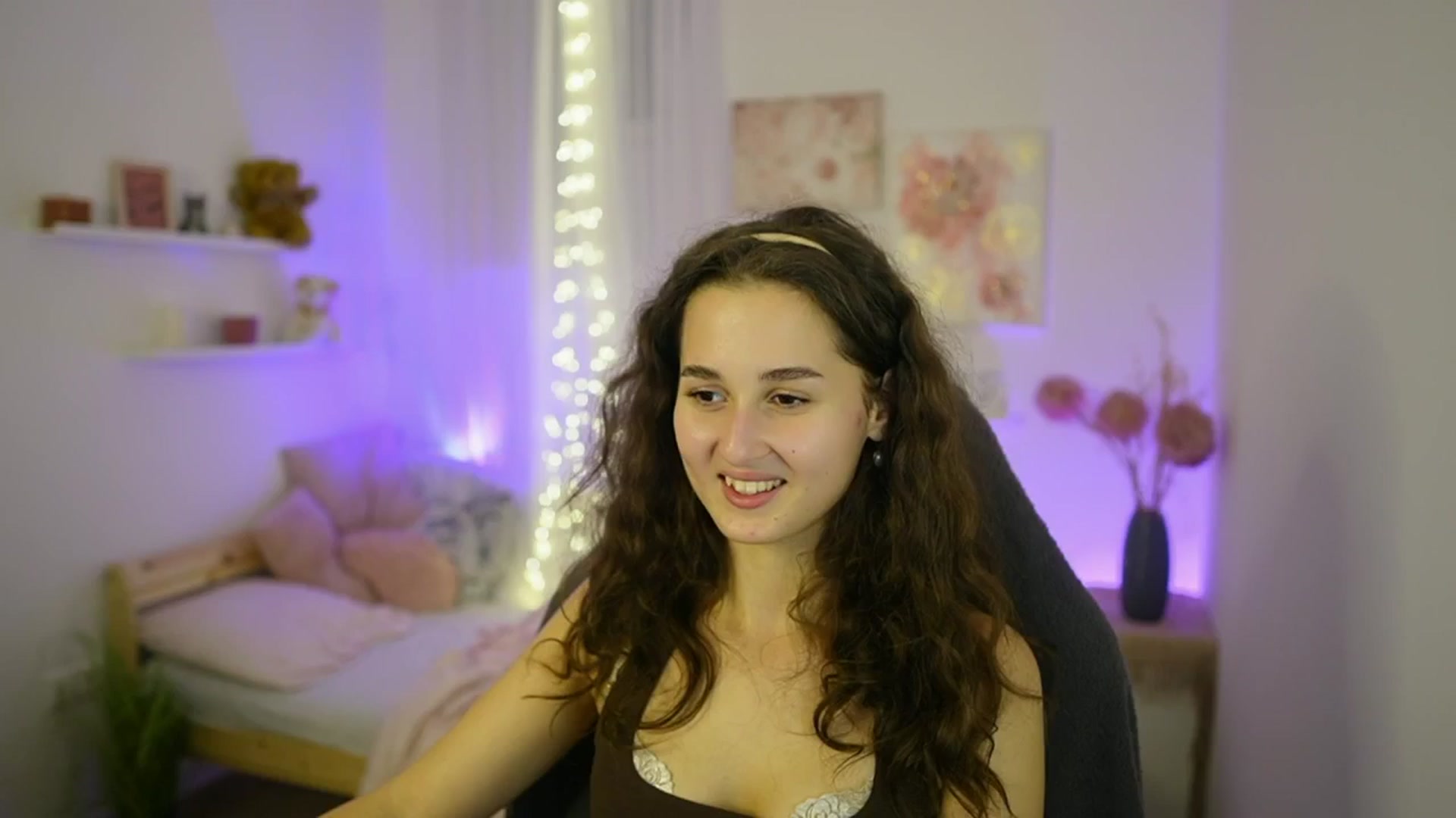 Gallery image thumbnail from Anita_Grey_'s myfreecams stream on, 10/18/2025, 22:48 image 15 of 20
