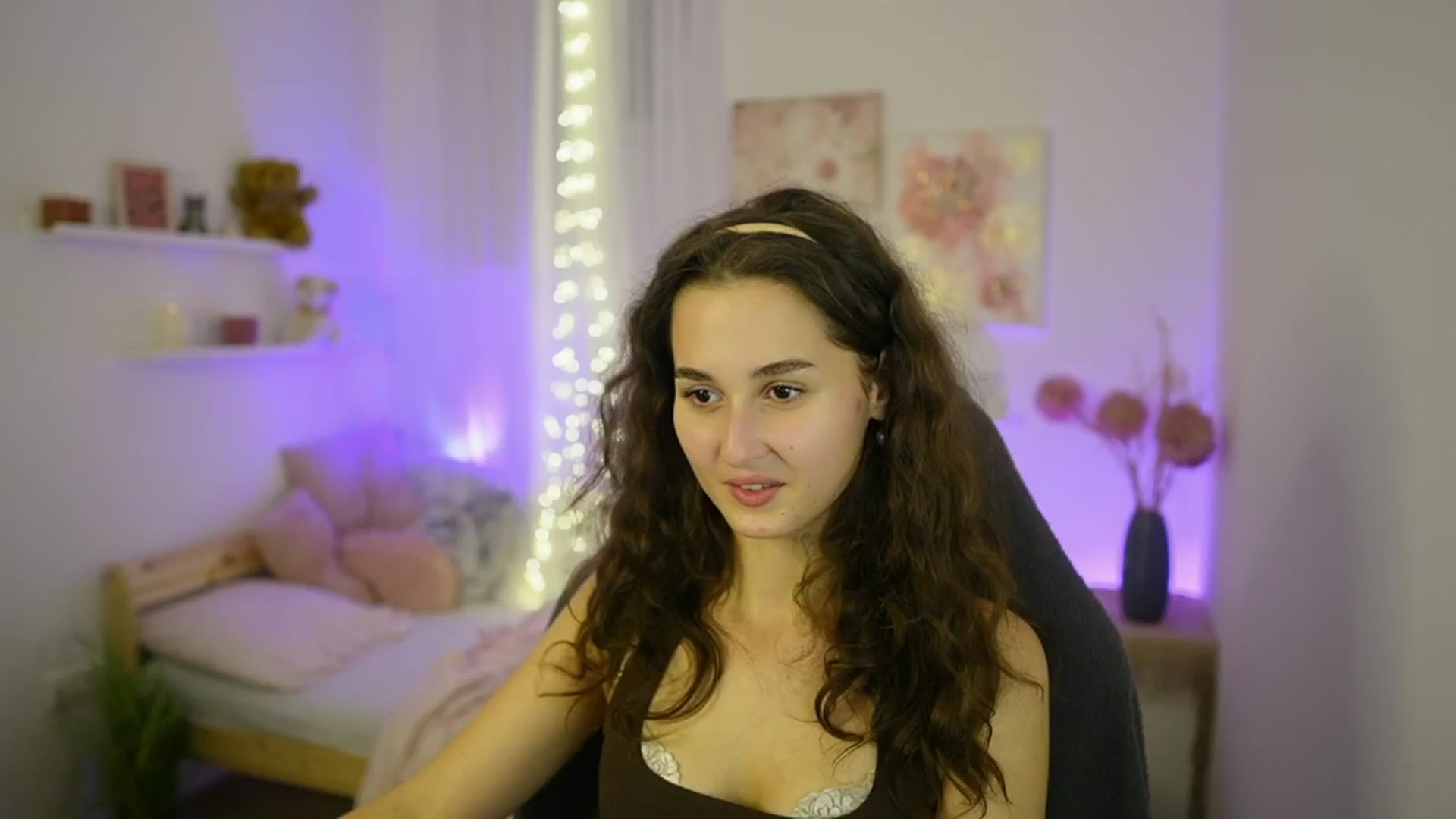 Gallery image thumbnail from Anita_Grey_'s myfreecams stream on, 10/18/2025, 22:48 image 14 of 20