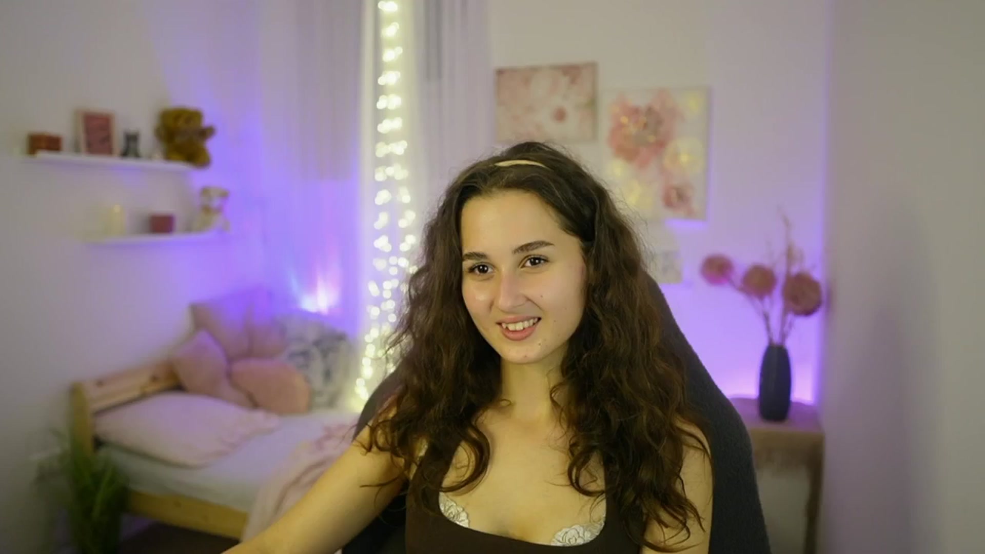Gallery image thumbnail from Anita_Grey_'s myfreecams stream on, 10/18/2025, 22:48 image 9 of 20
