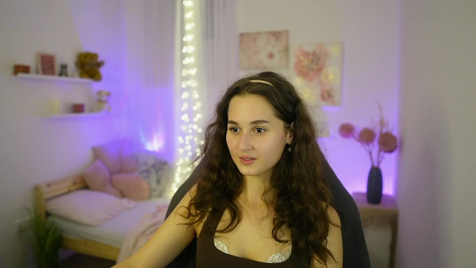 Gallery image thumbnail from Anita_Grey_'s myfreecams stream on, 10/18/2025, 22:48 image 12 of 20