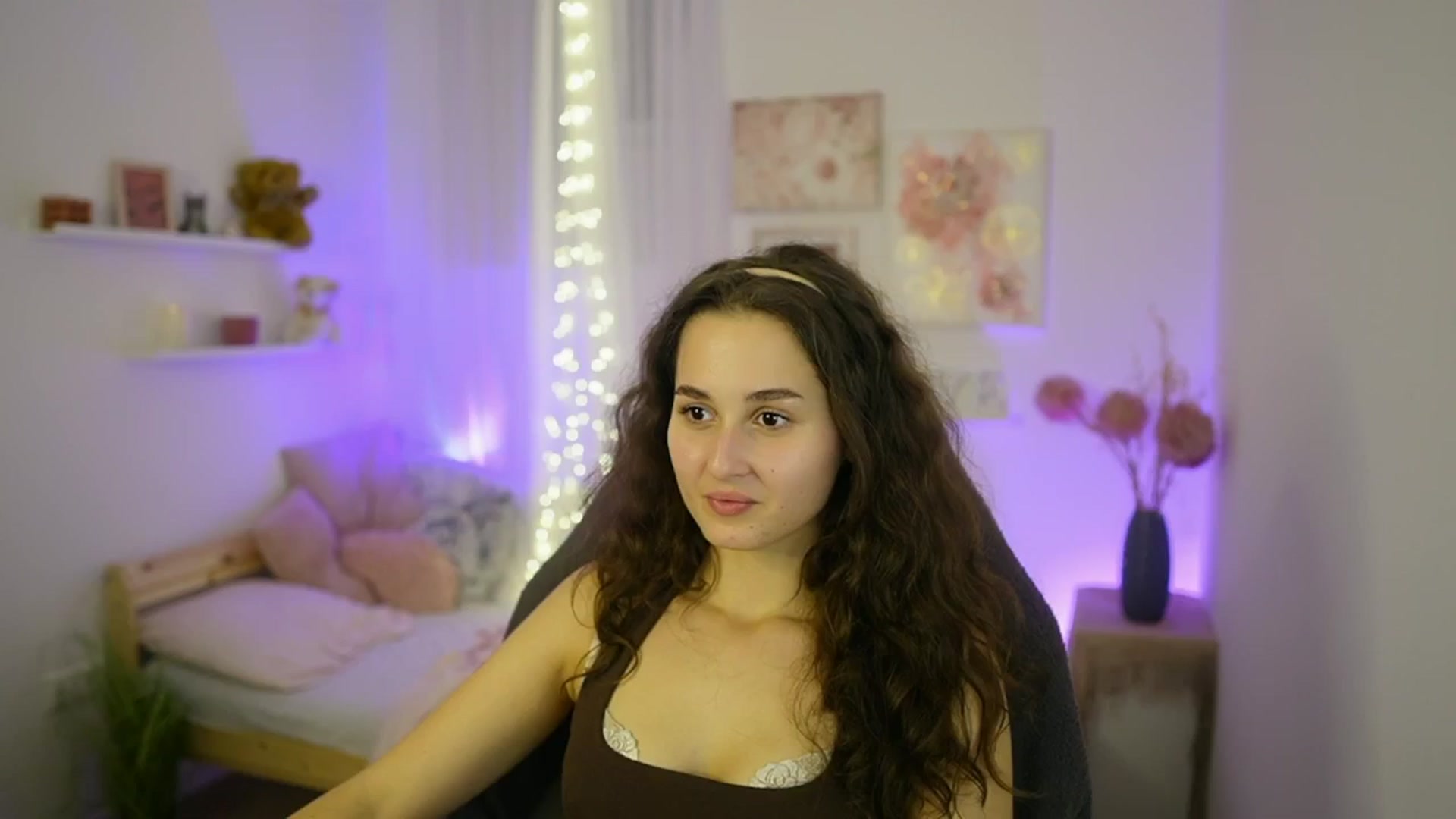 Gallery image thumbnail from Anita_Grey_'s myfreecams stream on, 10/18/2025, 22:48 image 19 of 20