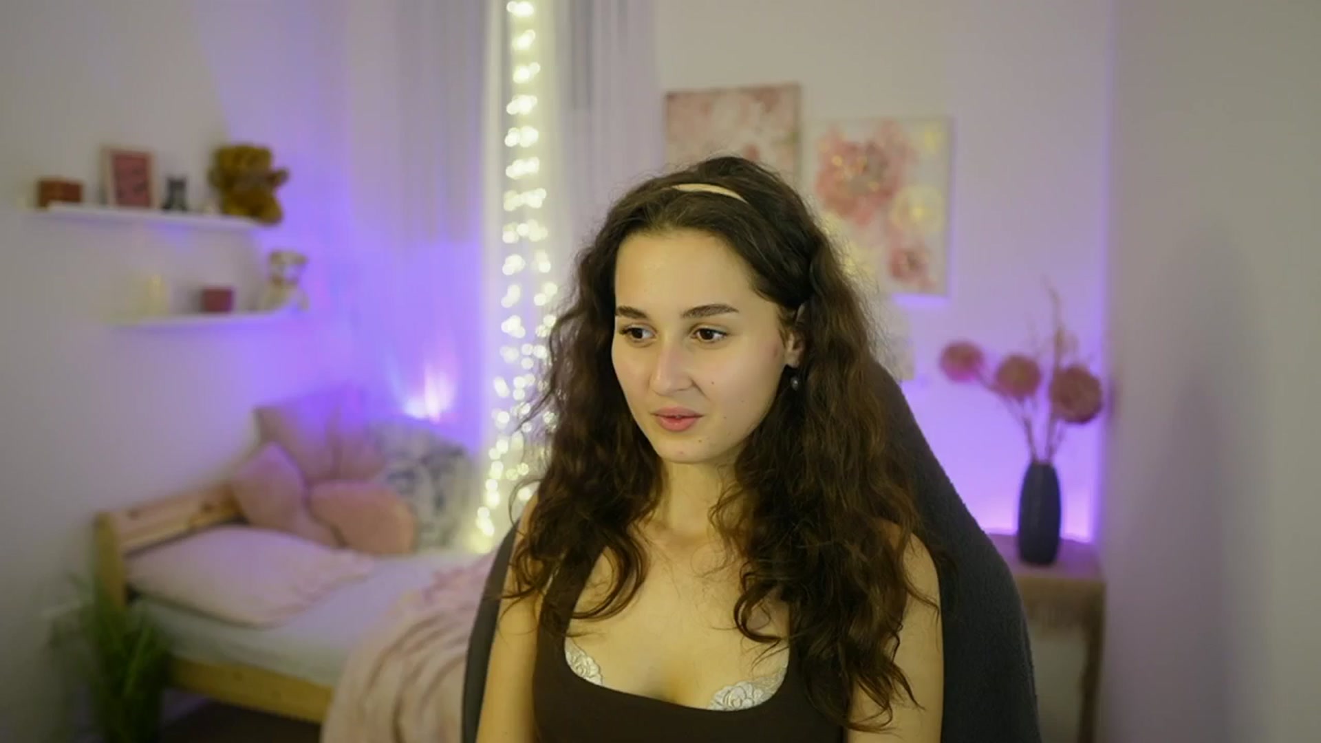 Gallery image thumbnail from Anita_Grey_'s myfreecams stream on, 10/18/2025, 22:48 image 13 of 20