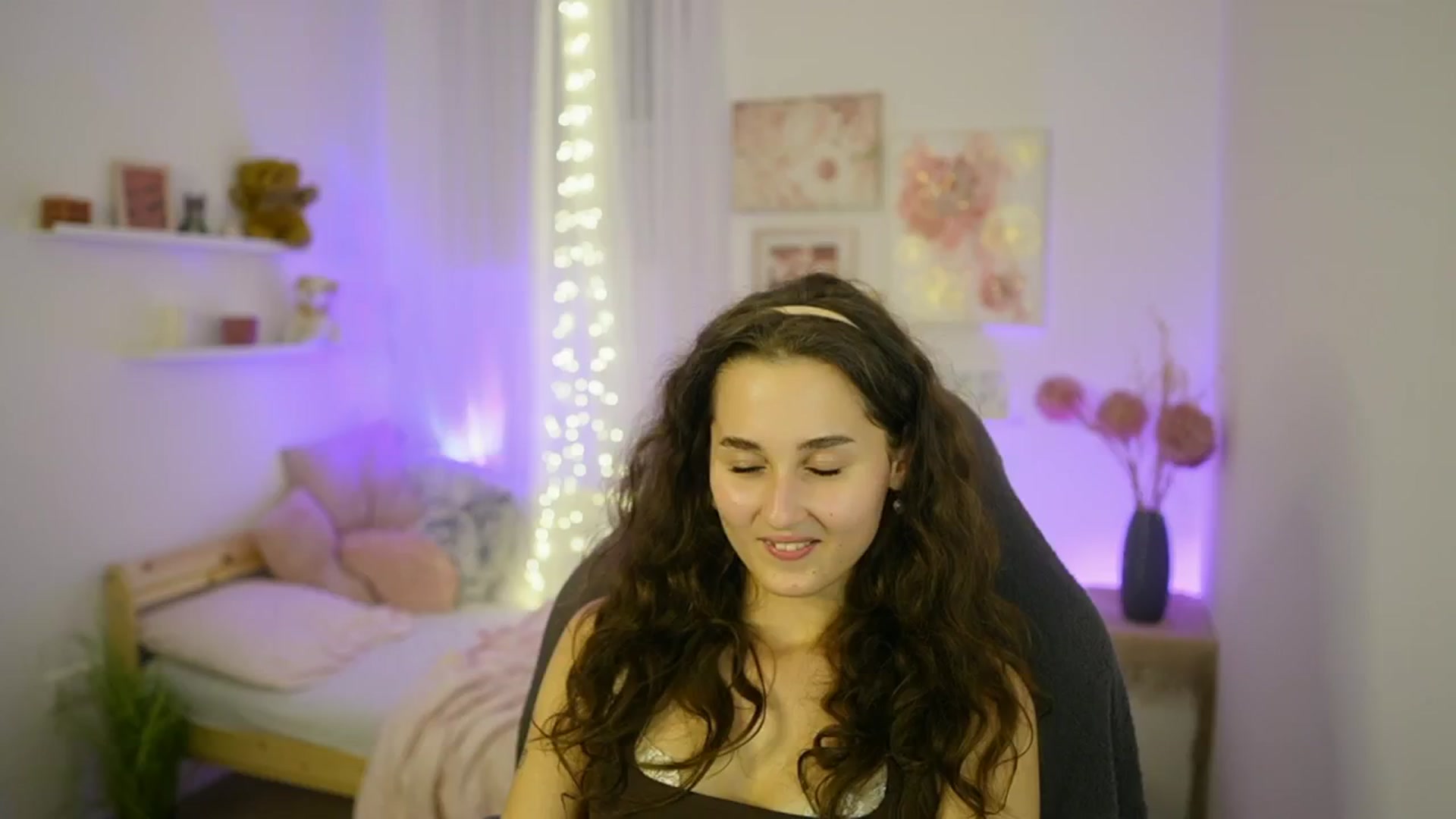 Gallery image thumbnail from Anita_Grey_'s myfreecams stream on, 10/18/2025, 22:48 image 3 of 20