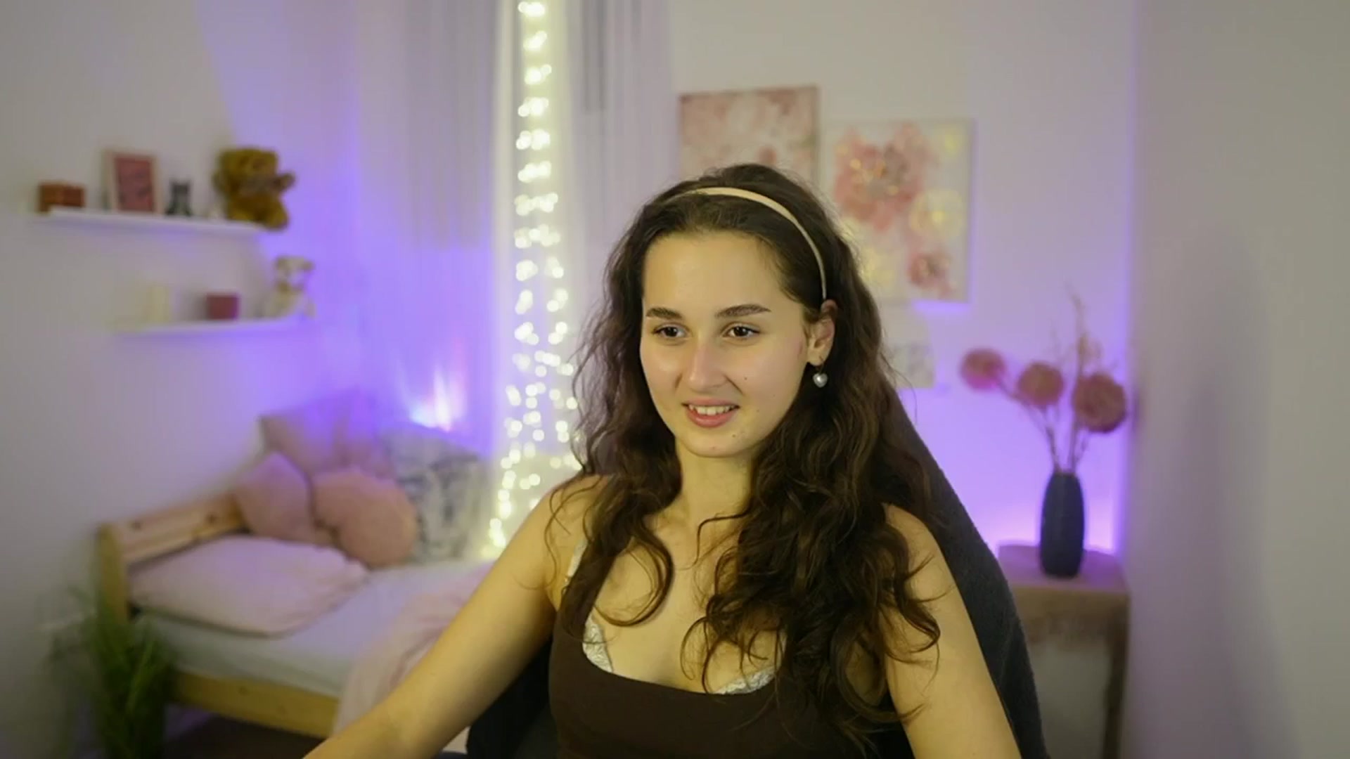 Gallery image thumbnail from Anita_Grey_'s myfreecams stream on, 10/18/2025, 23:40 image 3 of 20