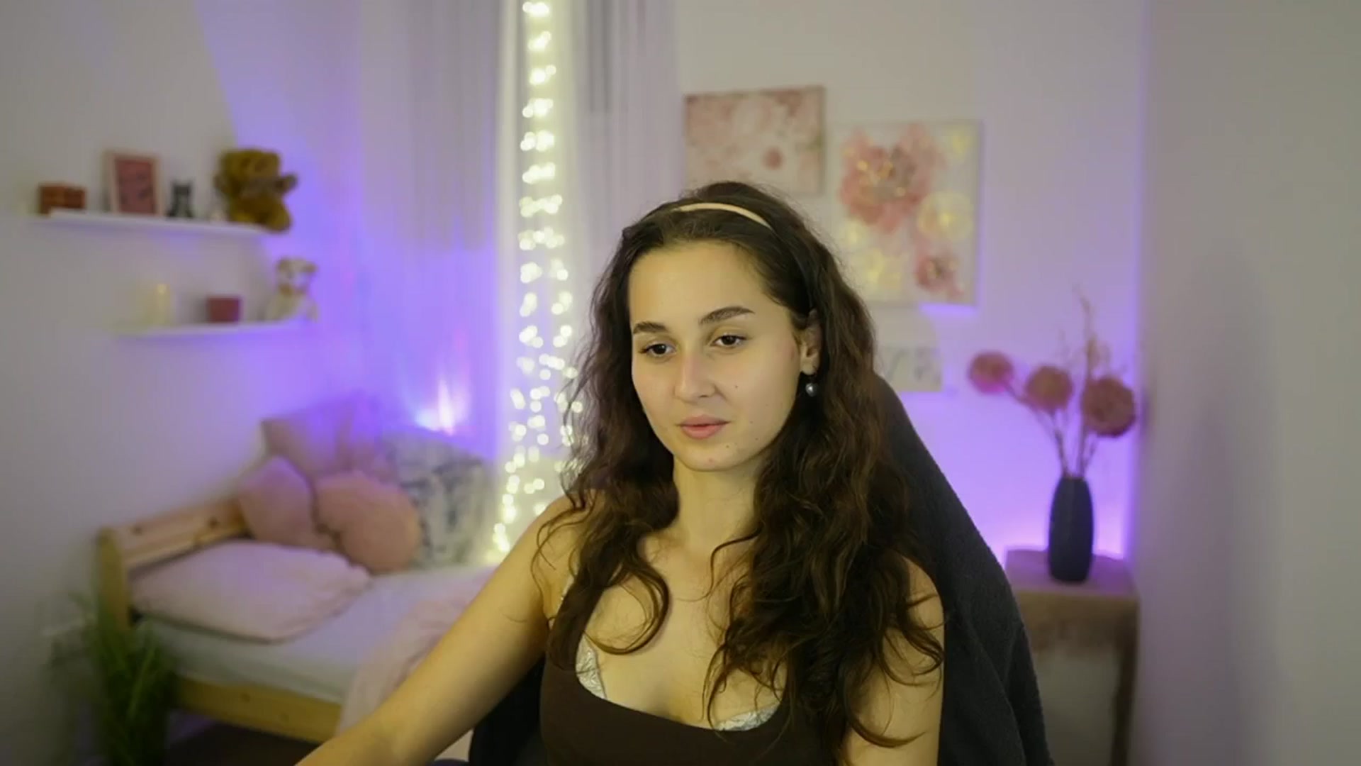 Gallery image thumbnail from Anita_Grey_'s myfreecams stream on, 10/18/2025, 23:40 image 7 of 20