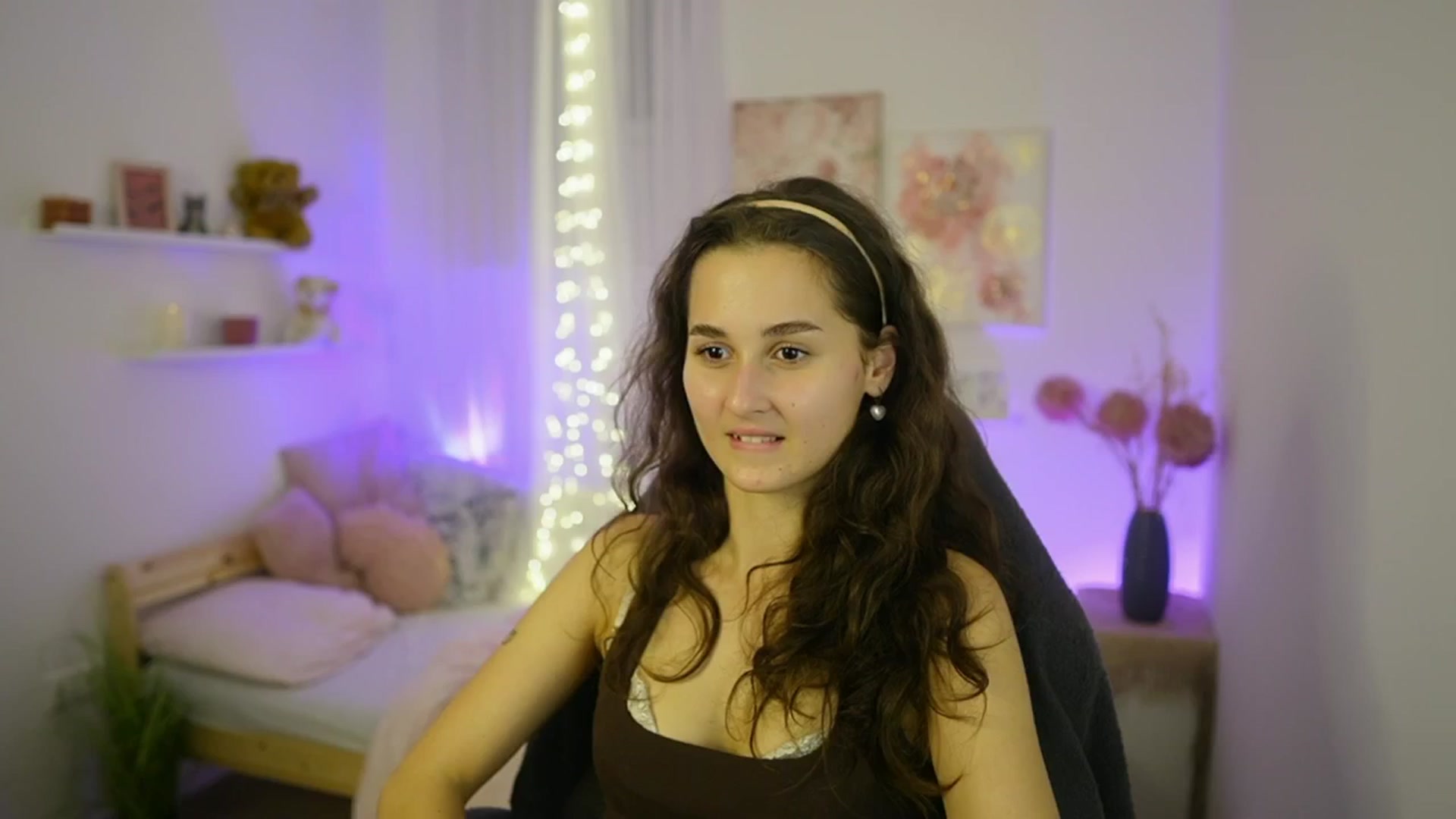 Gallery image thumbnail from Anita_Grey_'s myfreecams stream on, 10/18/2025, 23:40 image 4 of 20