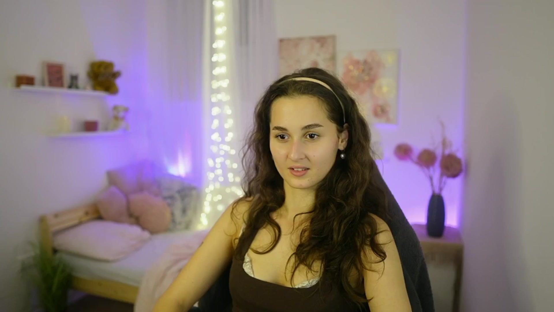 Gallery image thumbnail from Anita_Grey_'s myfreecams stream on, 10/18/2025, 23:40 image 6 of 20