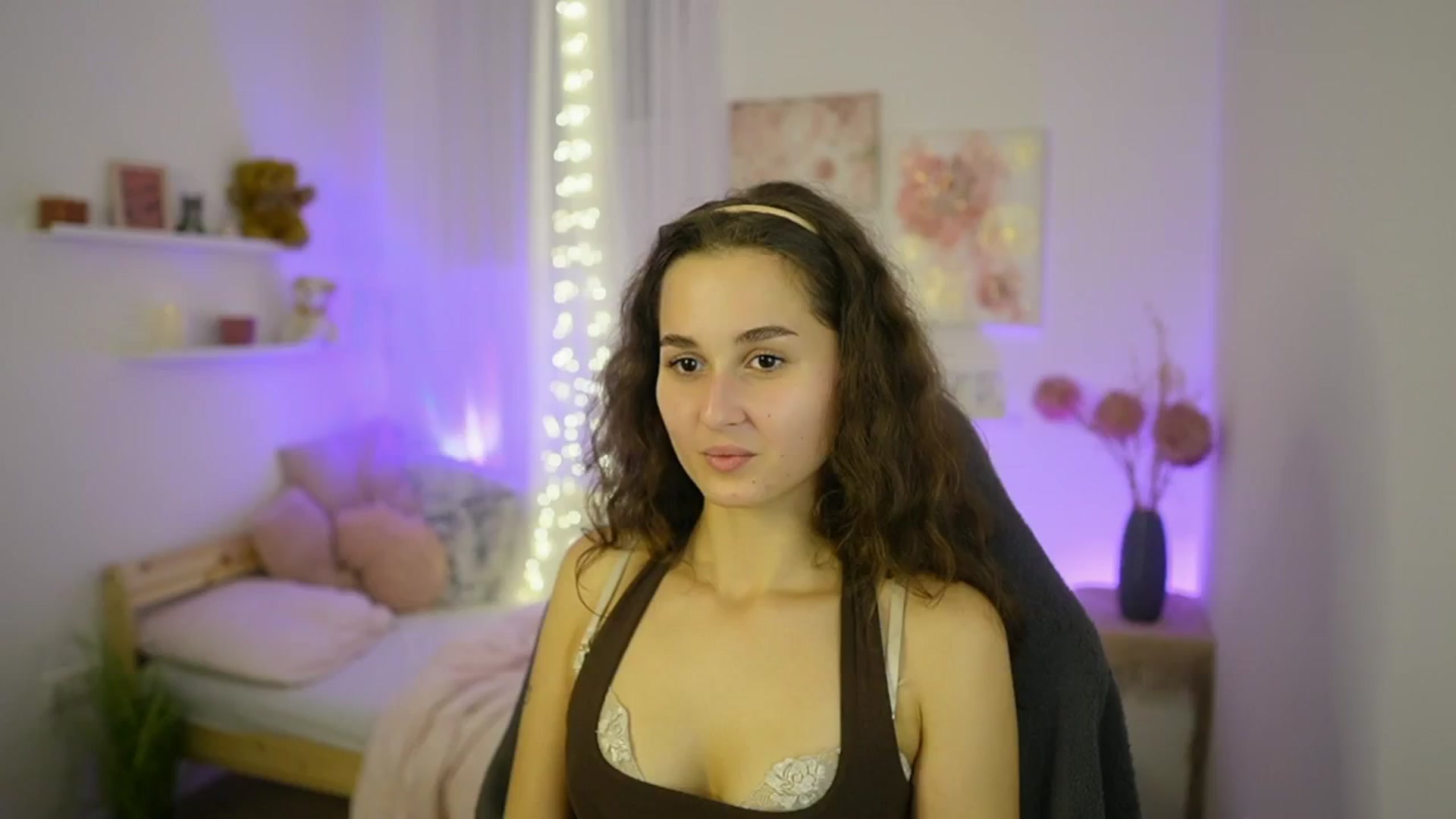 Gallery image thumbnail from Anita_Grey_'s myfreecams stream on, 10/18/2025, 23:40 image 15 of 20
