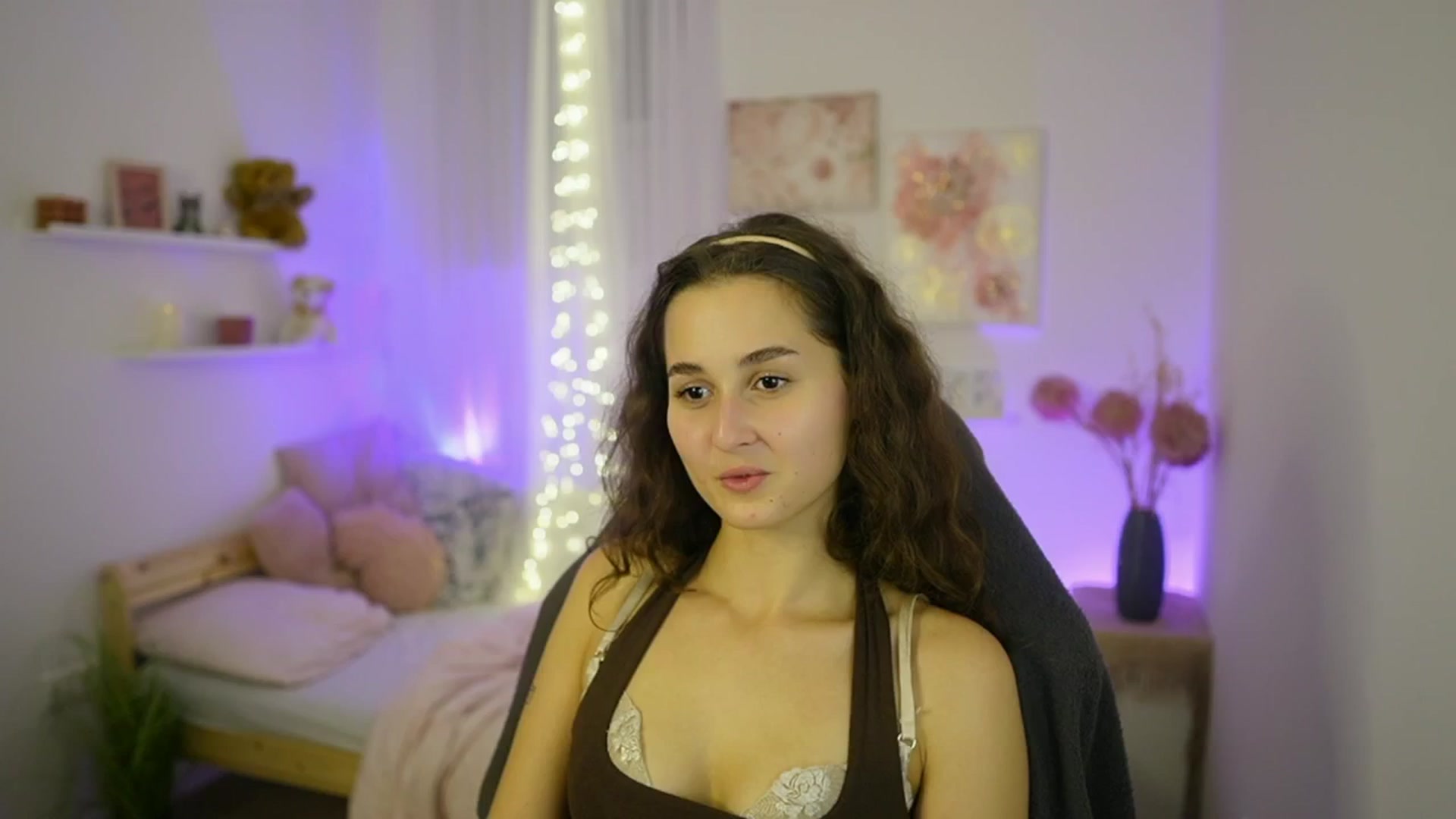 Gallery image thumbnail from Anita_Grey_'s myfreecams stream on, 10/18/2025, 23:40 image 10 of 20