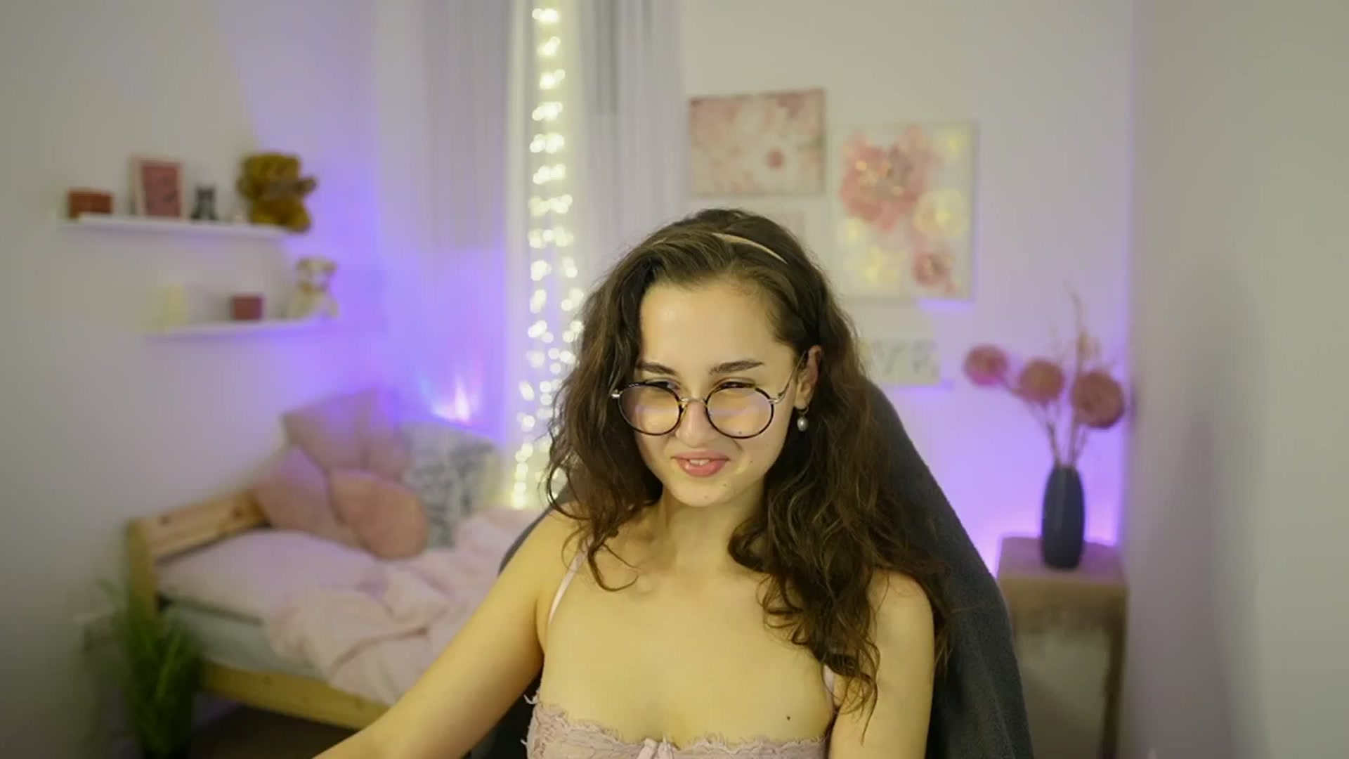 Gallery image thumbnail from Anita_Grey_'s myfreecams stream on, 10/19/2025, 19:13 image 17 of 20