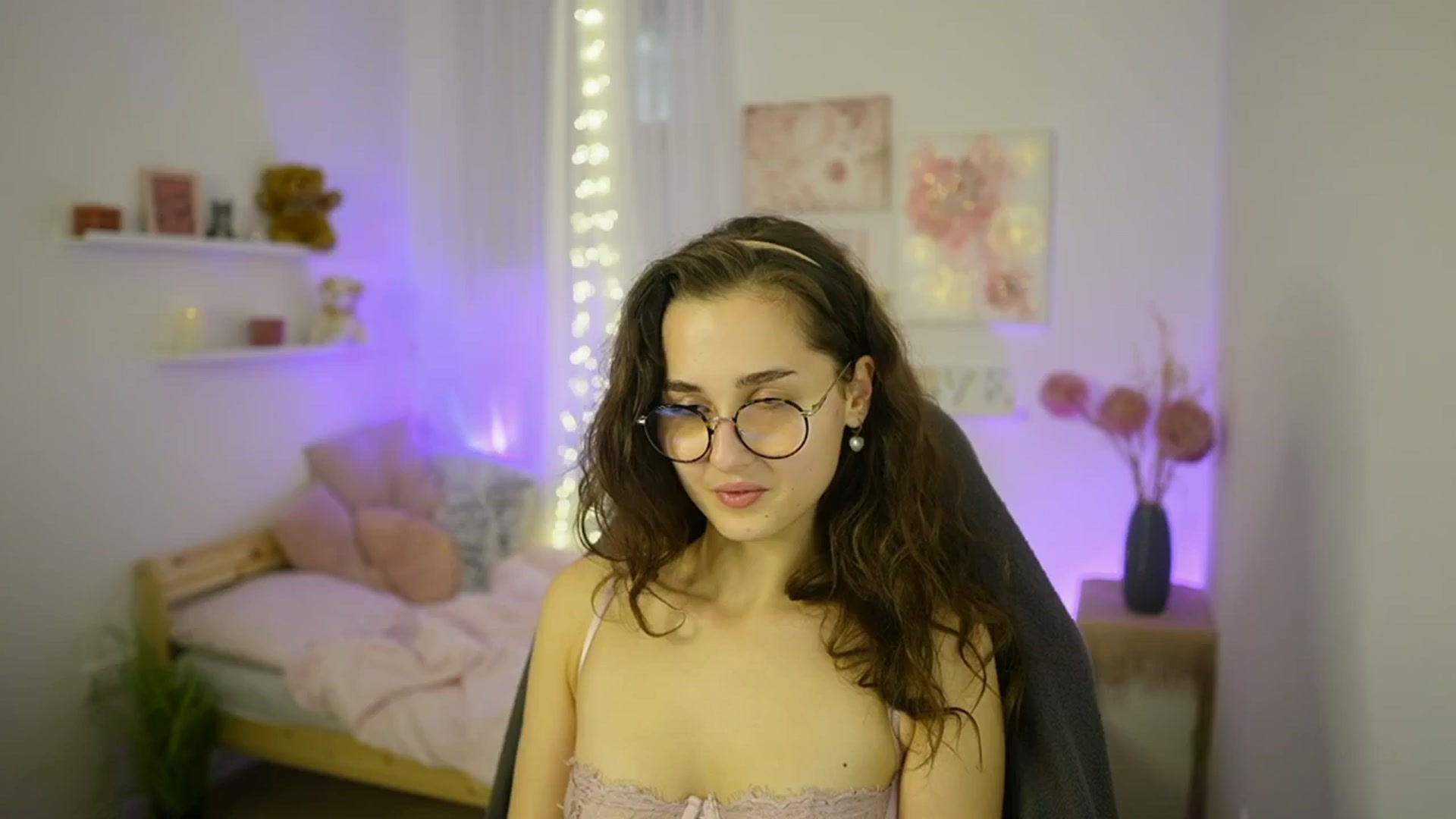 Gallery image thumbnail from Anita_Grey_'s myfreecams stream on, 10/19/2025, 19:13 image 15 of 20