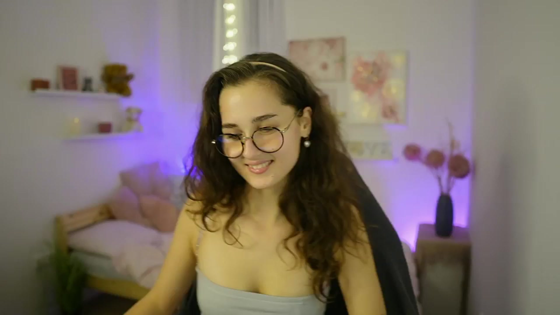 Gallery image thumbnail from Anita_Grey_'s myfreecams stream on, 10/19/2025, 19:13 image 10 of 20