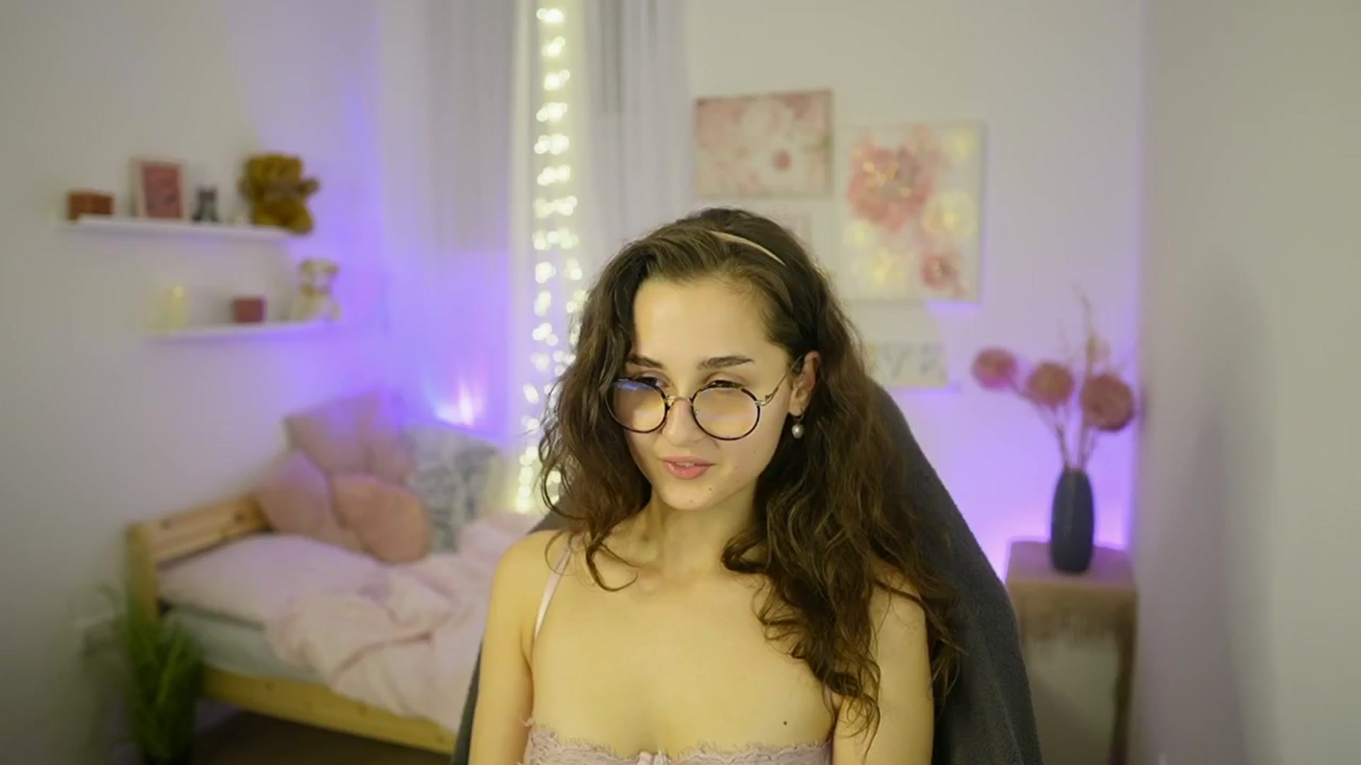 Gallery image thumbnail from Anita_Grey_'s myfreecams stream on, 10/19/2025, 19:13 image 16 of 20