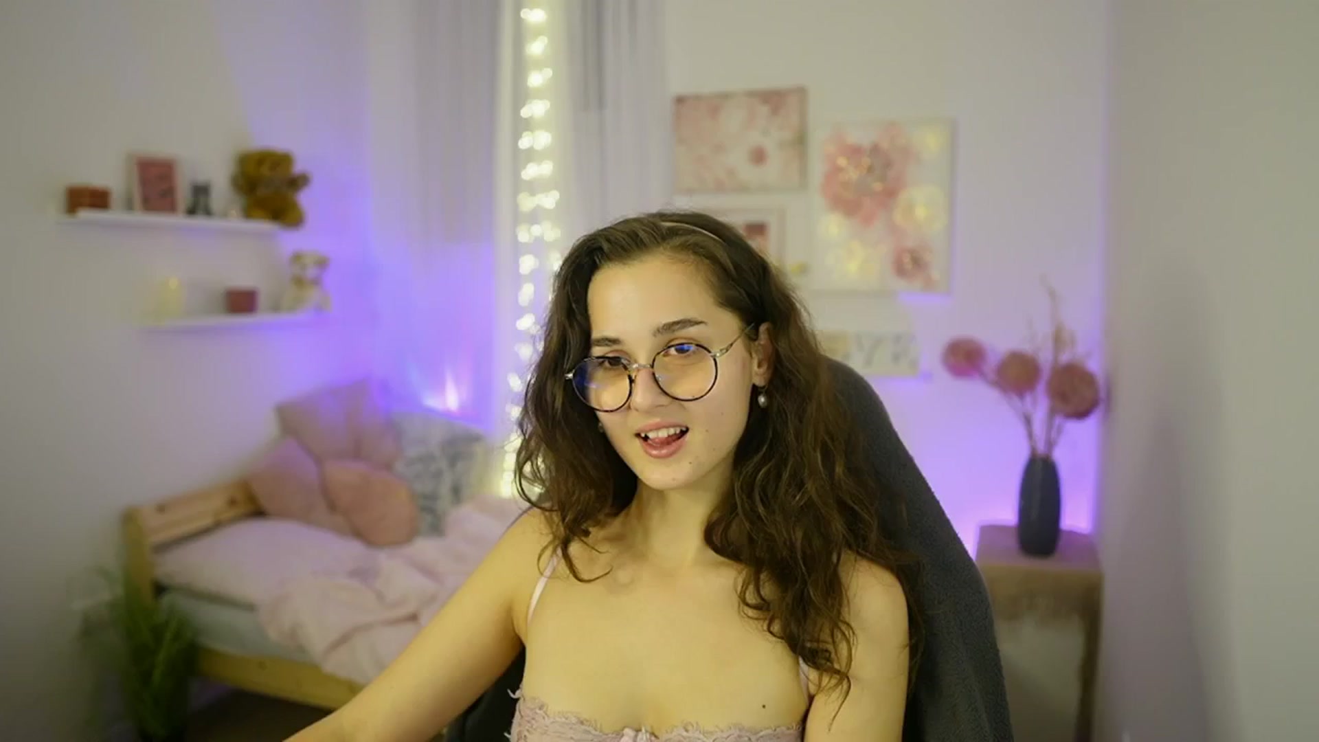 Gallery image thumbnail from Anita_Grey_'s myfreecams stream on, 10/19/2025, 19:13 image 19 of 20
