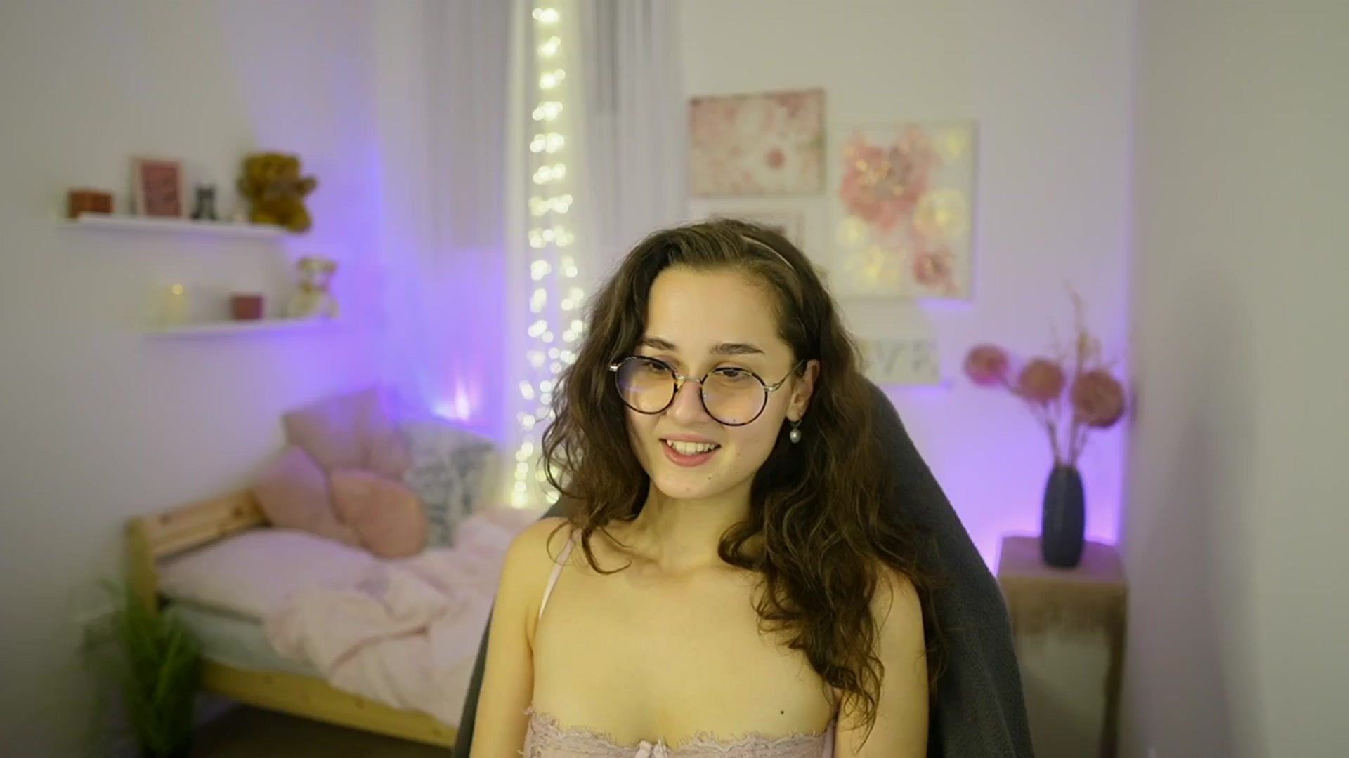 Gallery image thumbnail from Anita_Grey_'s myfreecams stream on, 10/19/2025, 19:13 image 20 of 20