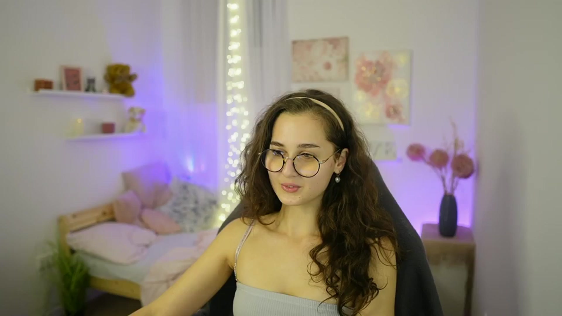 Gallery image thumbnail from Anita_Grey_'s myfreecams stream on, 10/19/2025, 21:29 image 6 of 20