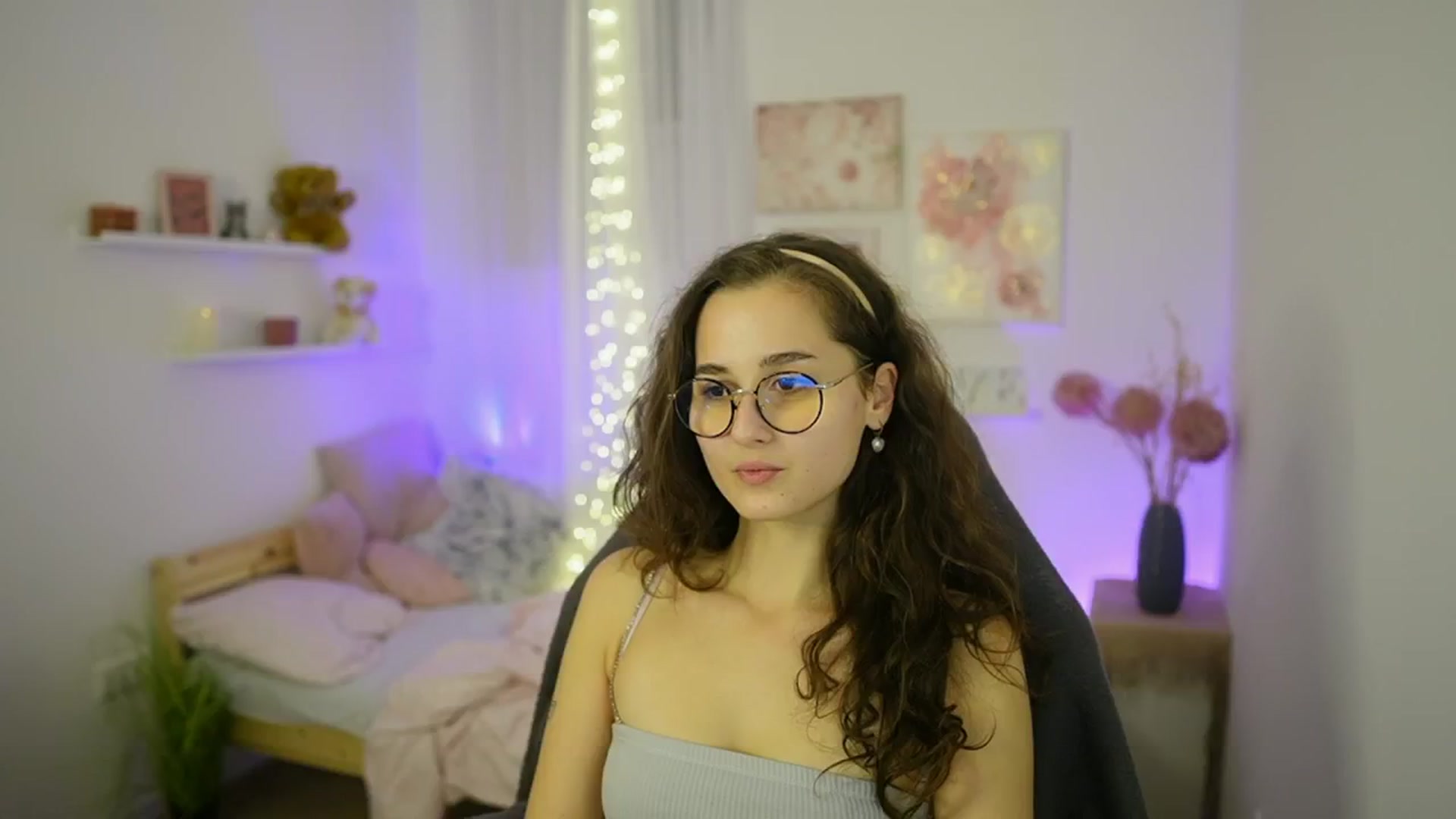 Gallery image thumbnail from Anita_Grey_'s myfreecams stream on, 10/19/2025, 21:29 image 3 of 20
