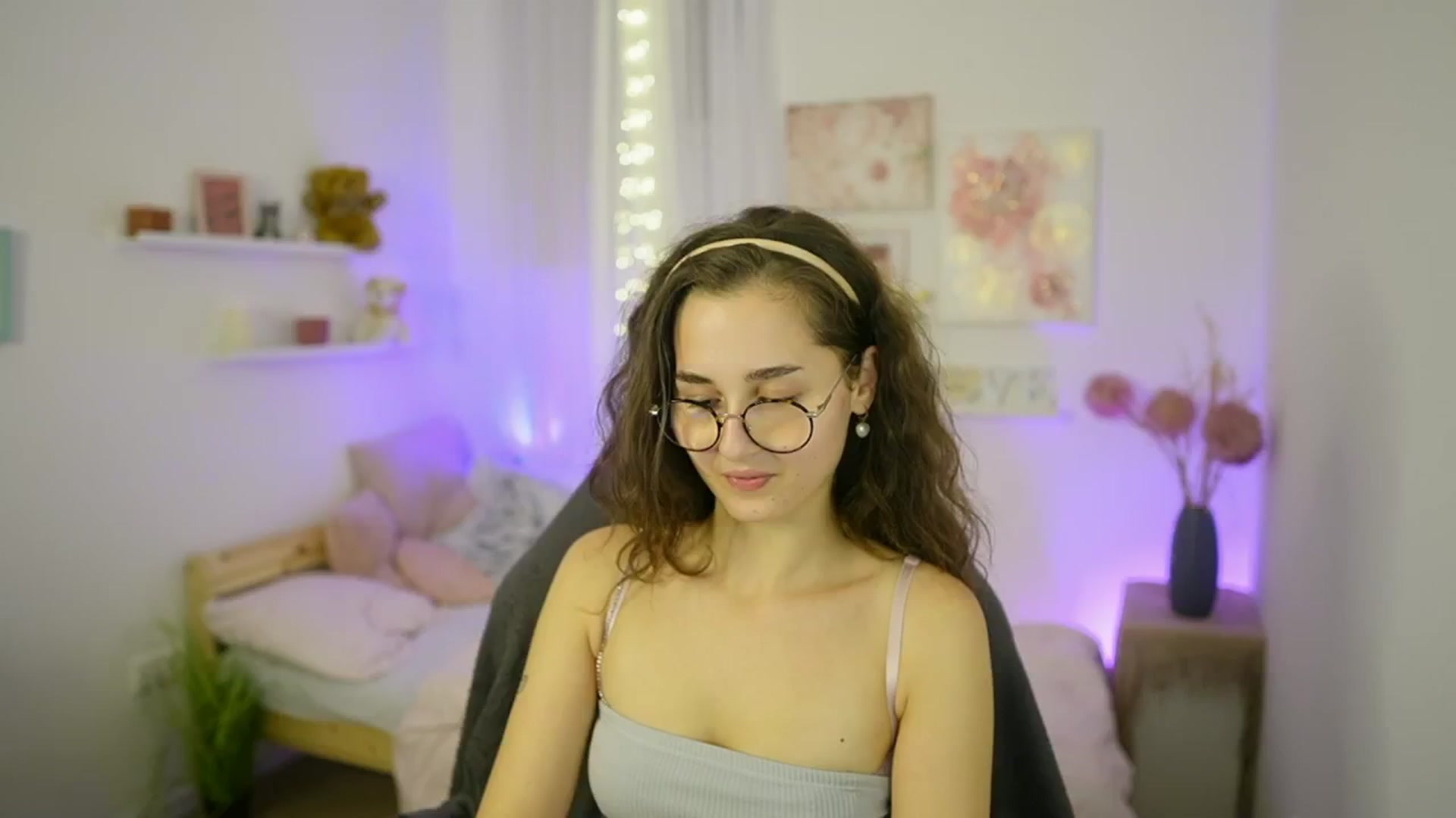 Gallery image thumbnail from Anita_Grey_'s myfreecams stream on, 10/19/2025, 21:29 image 13 of 20