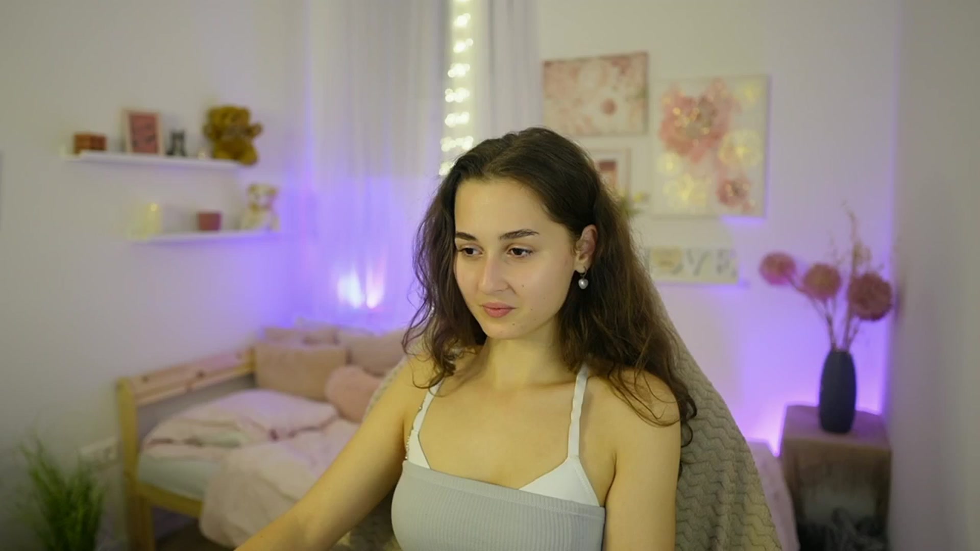 Gallery image thumbnail from Anita_Grey_'s myfreecams stream on, 10/21/2025, 19:28 image 3 of 20