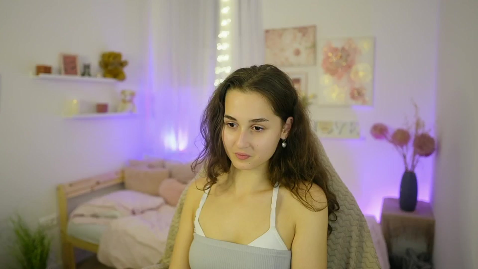 Gallery image thumbnail from Anita_Grey_'s myfreecams stream on, 10/21/2025, 19:28 image 4 of 20