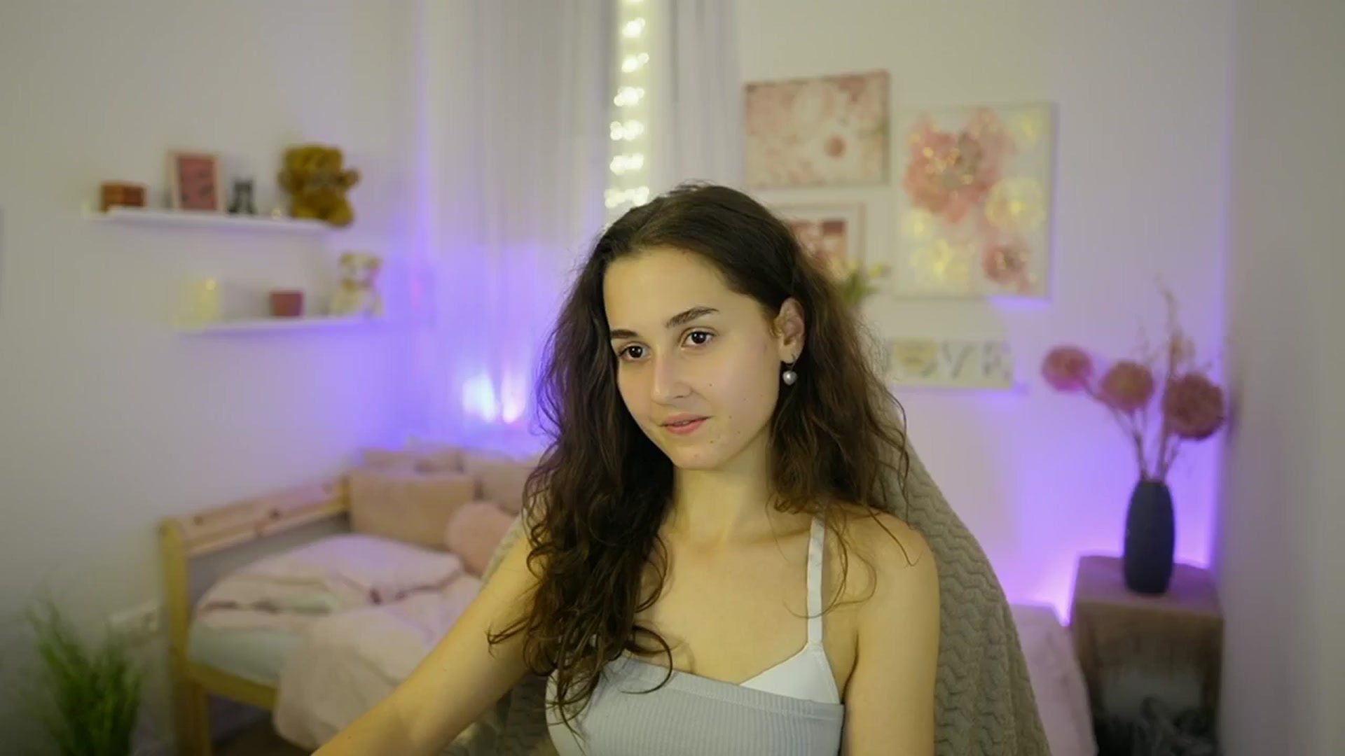 Gallery image thumbnail from Anita_Grey_'s myfreecams stream on, 10/21/2025, 19:28 image 18 of 20