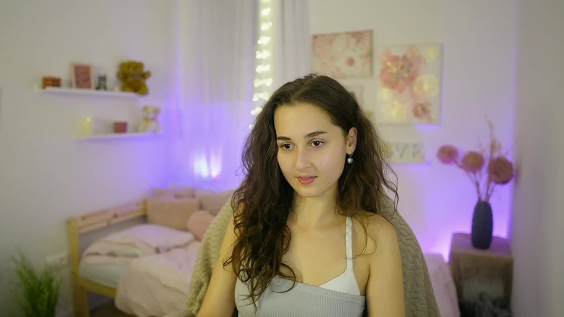 Gallery image thumbnail from Anita_Grey_'s myfreecams stream on, 10/21/2025, 19:28 image 16 of 20