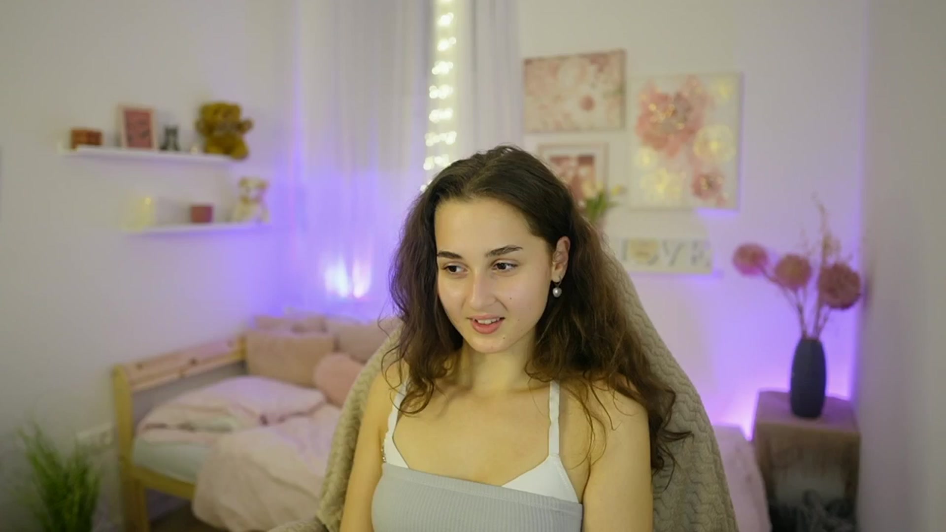 Gallery image thumbnail from Anita_Grey_'s myfreecams stream on, 10/21/2025, 19:28 image 14 of 20
