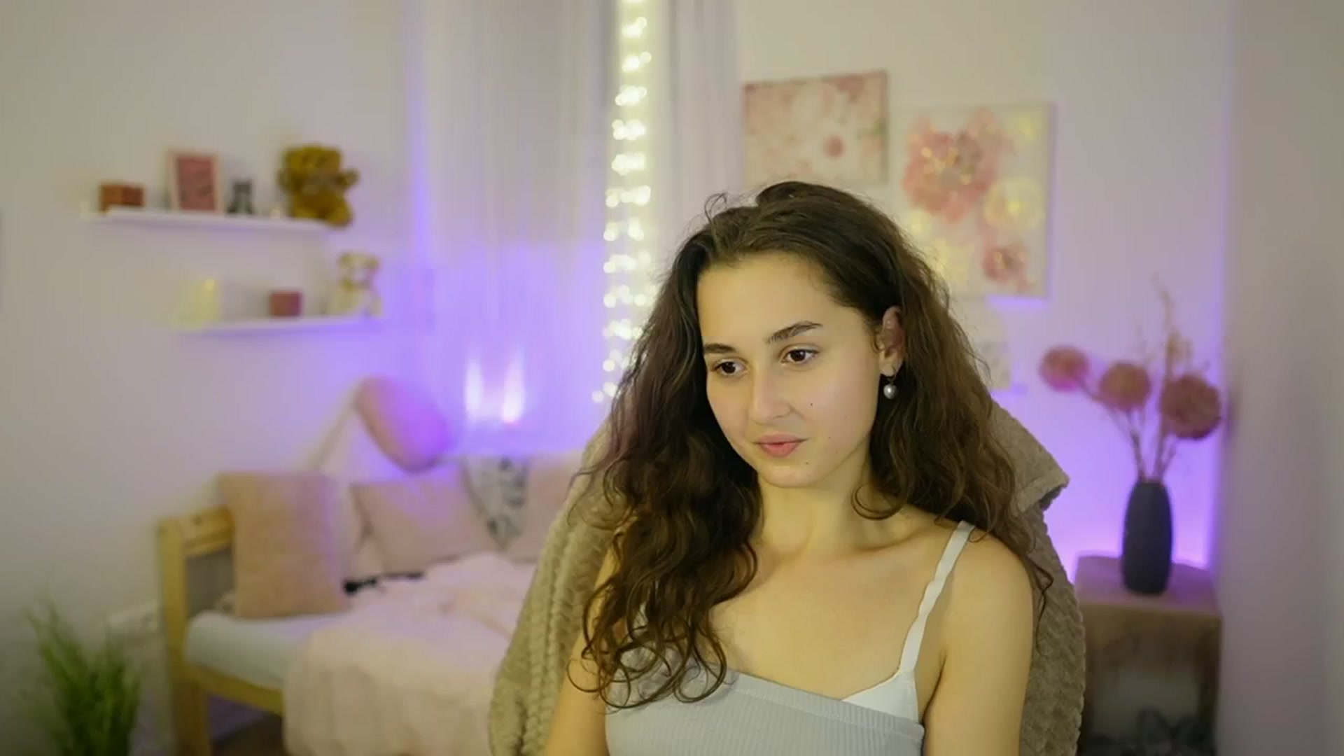Gallery image thumbnail from Anita_Grey_'s myfreecams stream on, 10/21/2025, 21:12 image 4 of 20