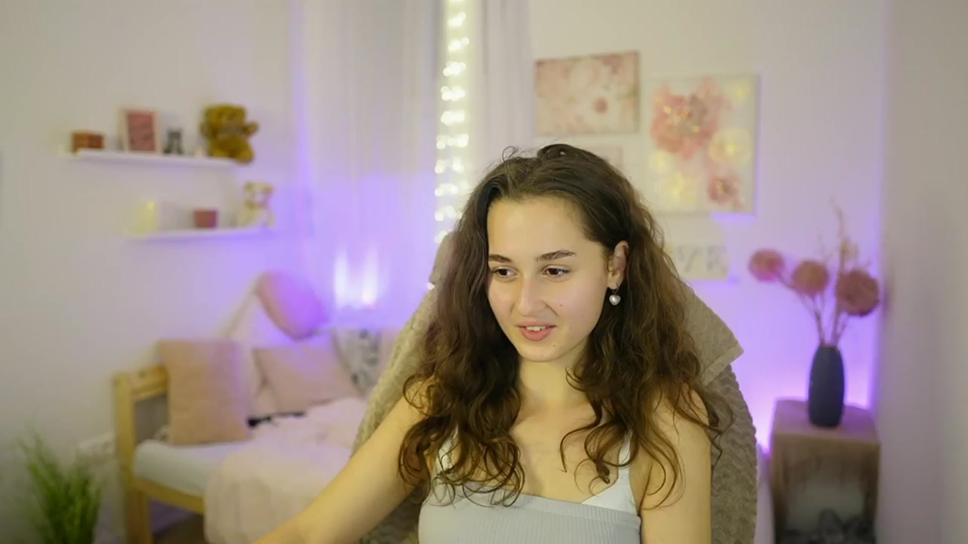 Gallery image thumbnail from Anita_Grey_'s myfreecams stream on, 10/21/2025, 21:12 image 16 of 20