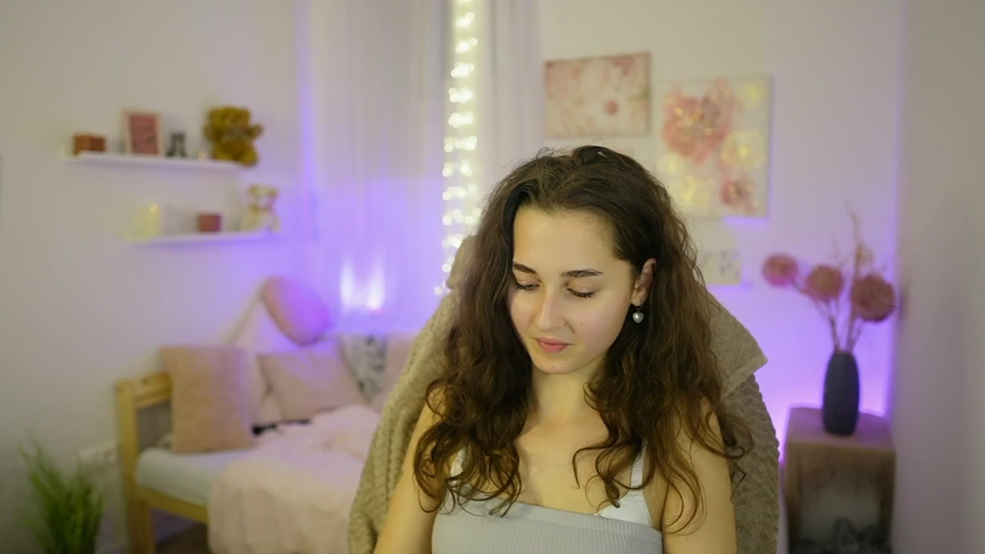 Gallery image thumbnail from Anita_Grey_'s myfreecams stream on, 10/21/2025, 21:12 image 19 of 20