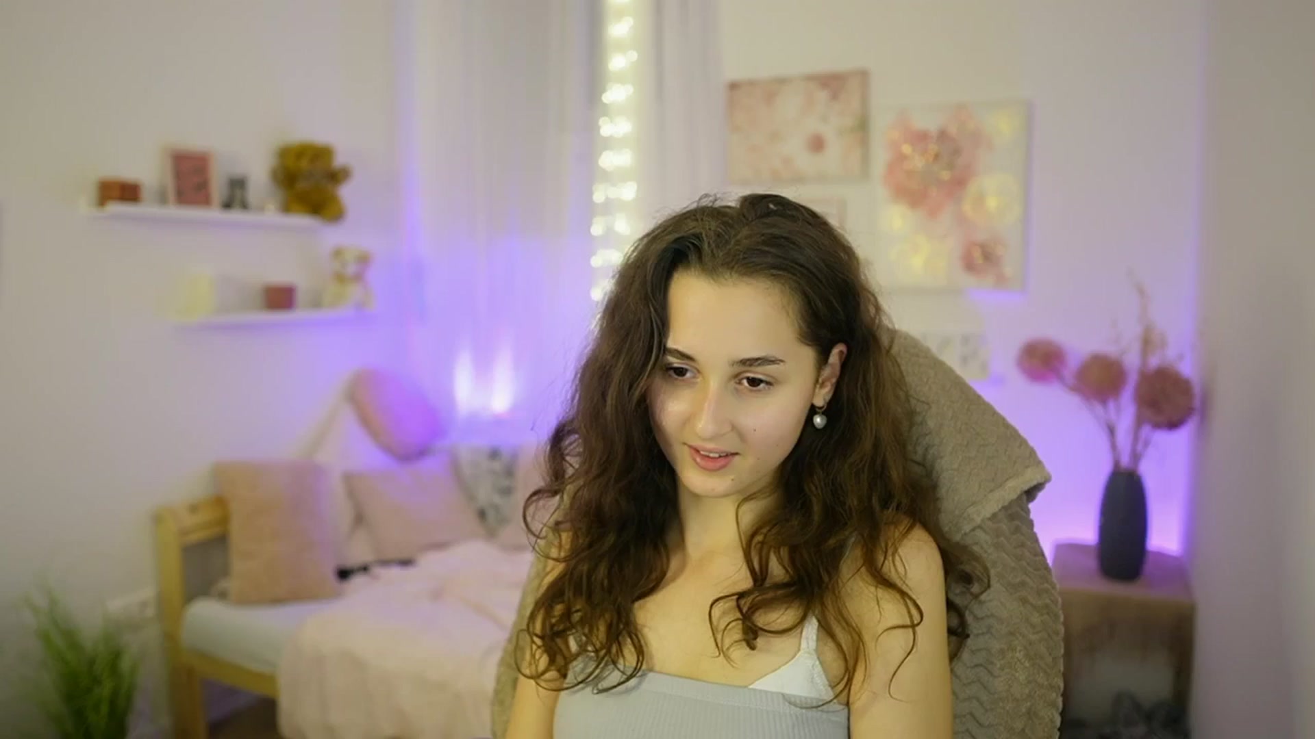Gallery image thumbnail from Anita_Grey_'s myfreecams stream on, 10/21/2025, 21:12 image 9 of 20