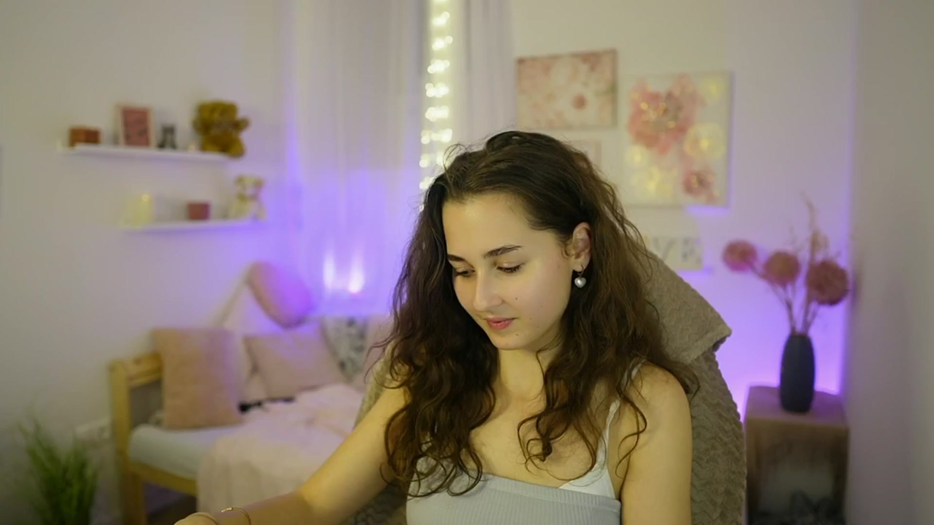 Gallery image thumbnail from Anita_Grey_'s myfreecams stream on, 10/21/2025, 21:12 image 6 of 20