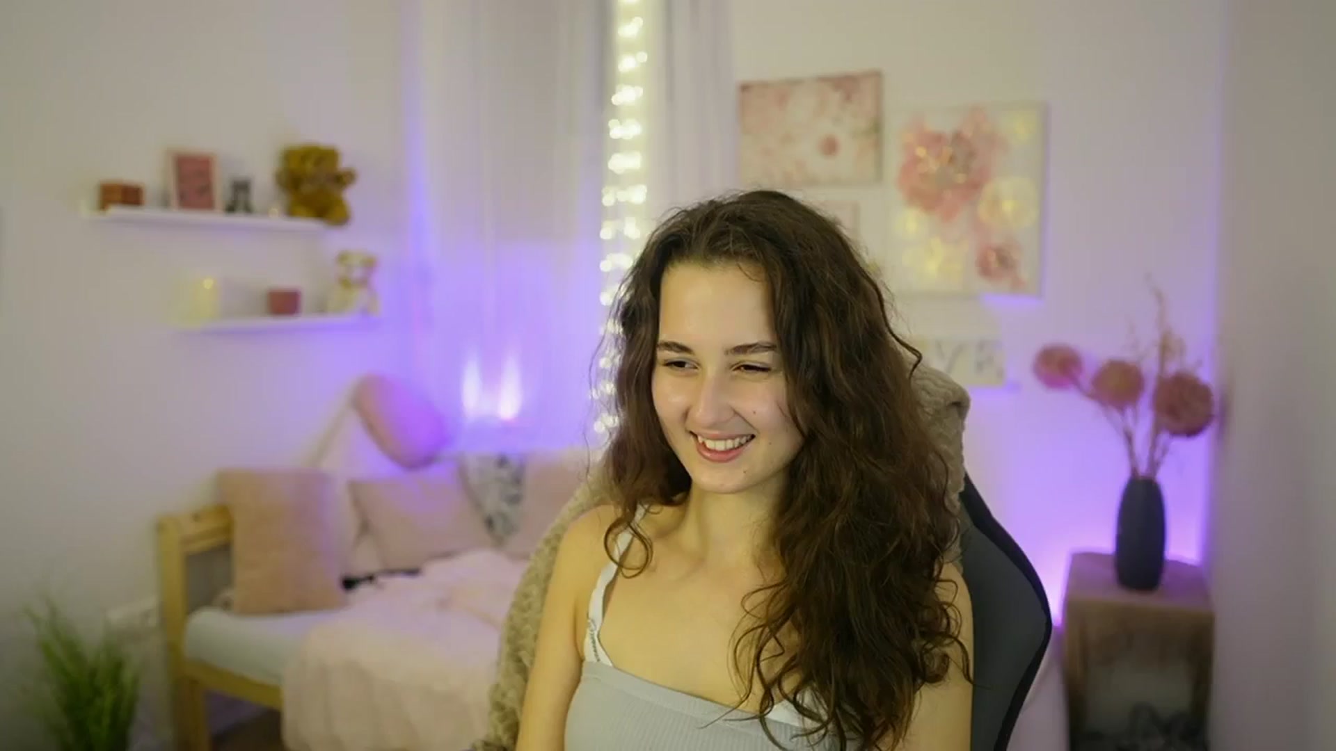 Gallery image thumbnail from Anita_Grey_'s myfreecams stream on, 10/21/2025, 23:43 image 7 of 20