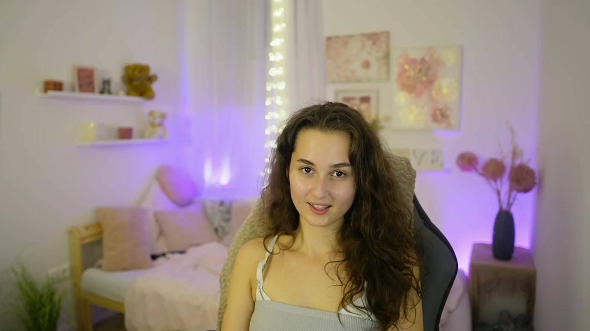 Gallery image thumbnail from Anita_Grey_'s myfreecams stream on, 10/21/2025, 23:43 image 12 of 20