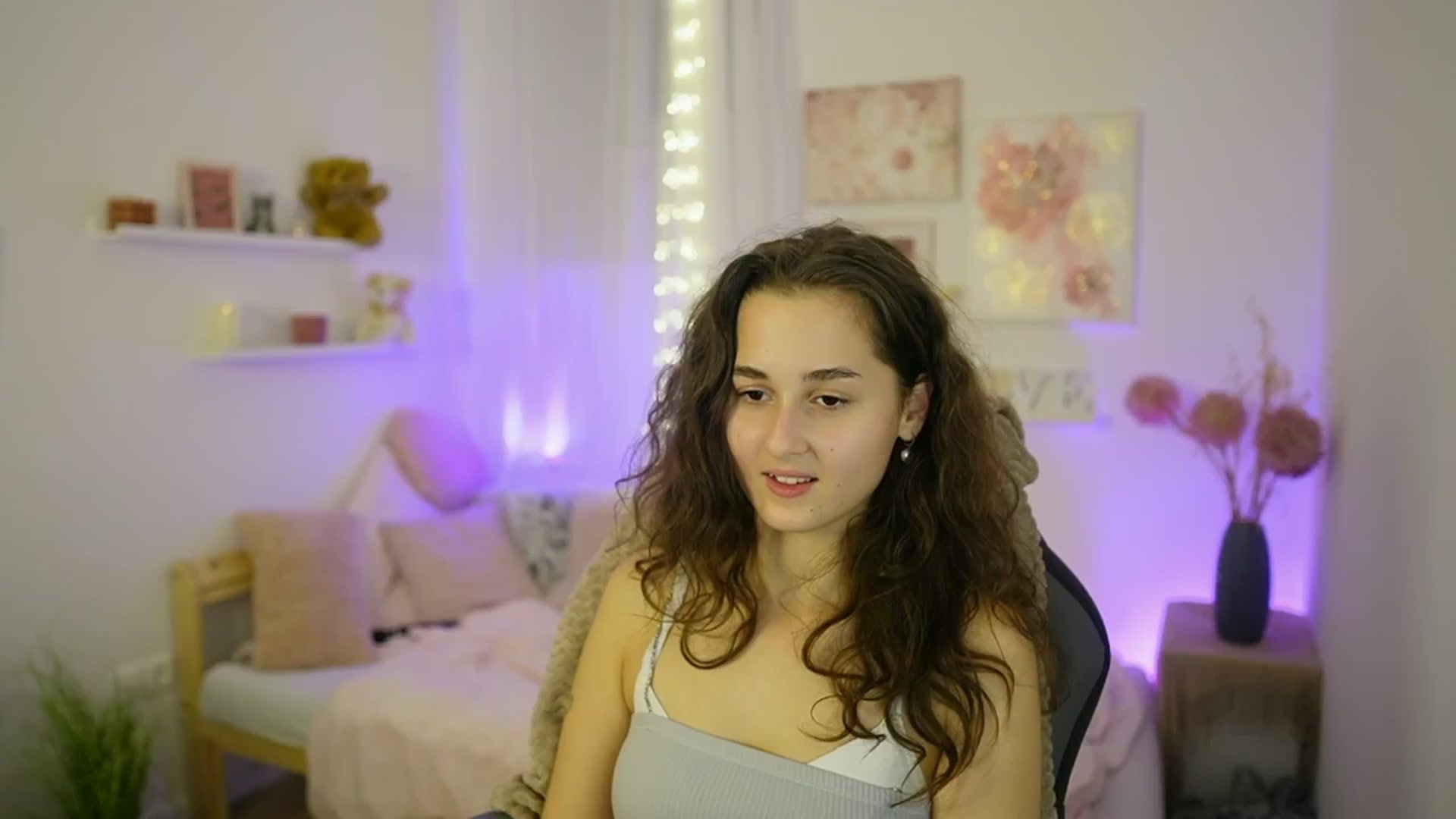 Gallery image thumbnail from Anita_Grey_'s myfreecams stream on, 10/21/2025, 23:43 image 4 of 20