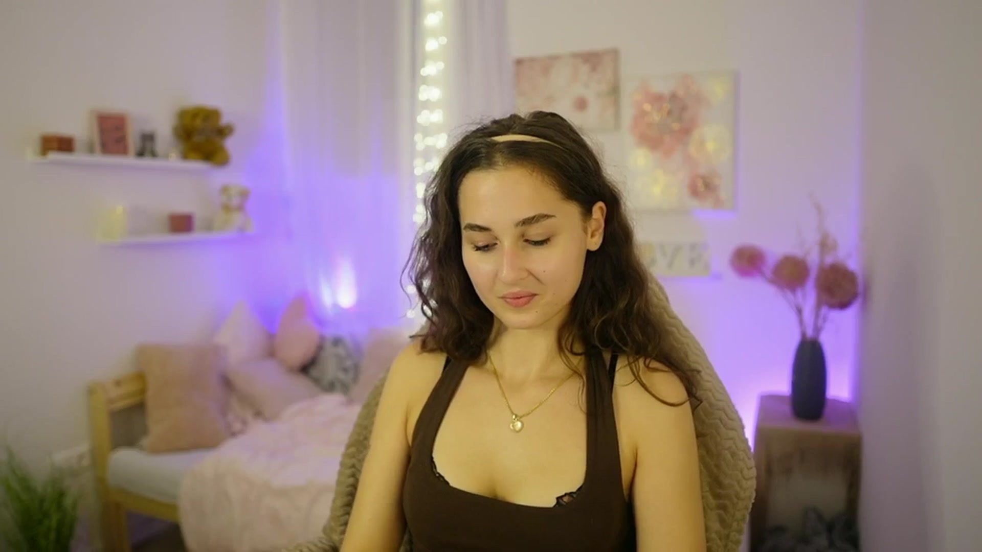 Gallery image thumbnail from Anita_Grey_'s myfreecams stream on, 10/23/2025, 20:13 image 20 of 20