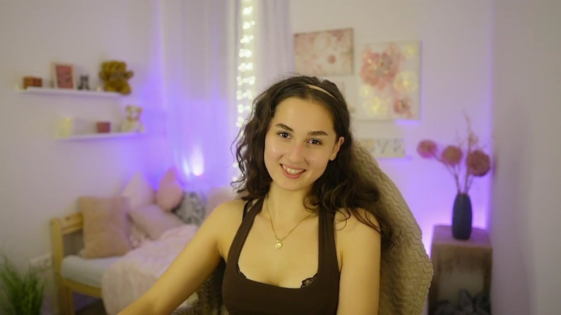 Gallery image thumbnail from Anita_Grey_'s myfreecams stream on, 10/23/2025, 20:13 image 17 of 20