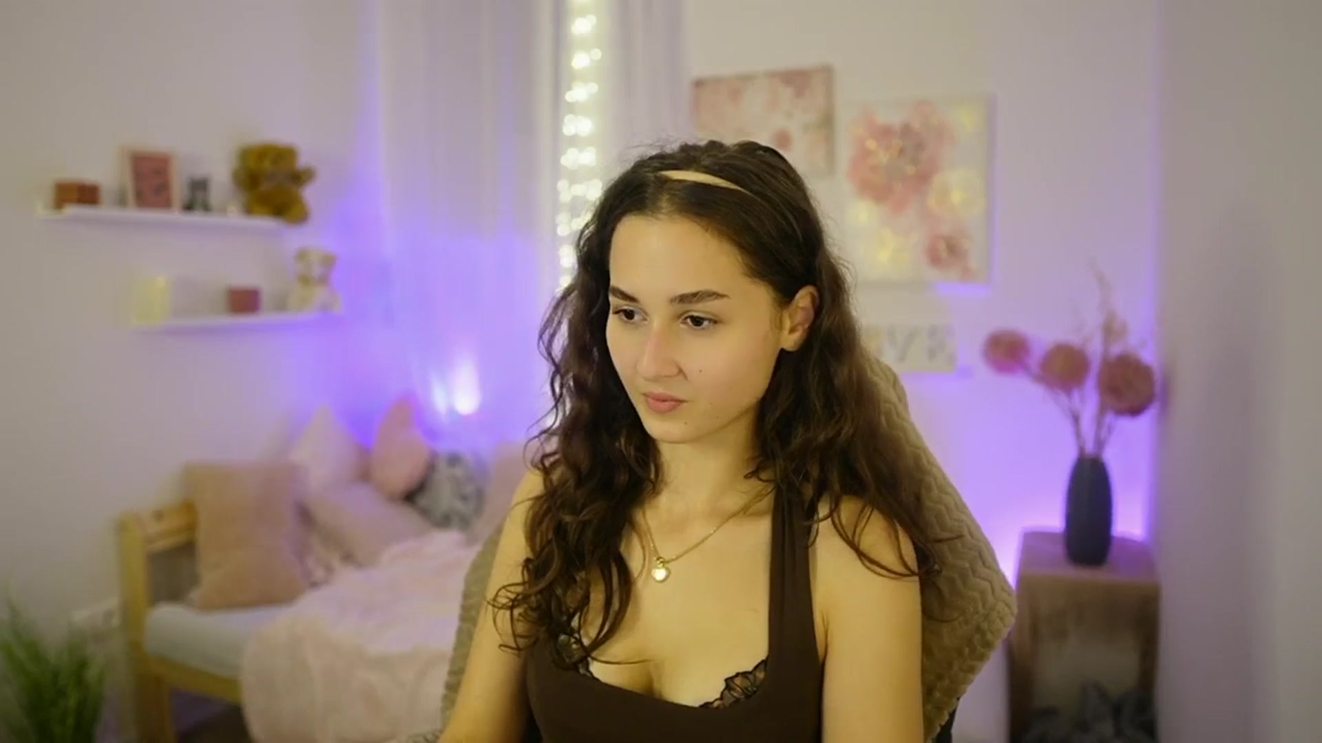 Gallery image thumbnail from Anita_Grey_'s myfreecams stream on, 10/23/2025, 20:13 image 4 of 20