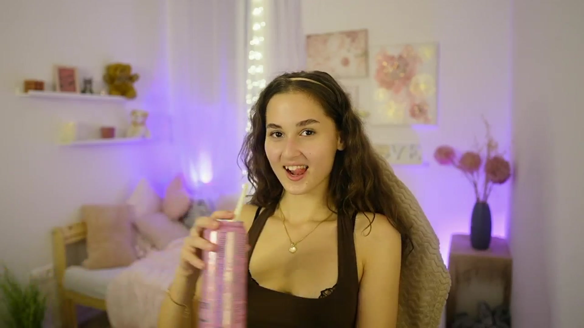 Gallery image thumbnail from Anita_Grey_'s myfreecams stream on, 10/23/2025, 20:13 image 15 of 20