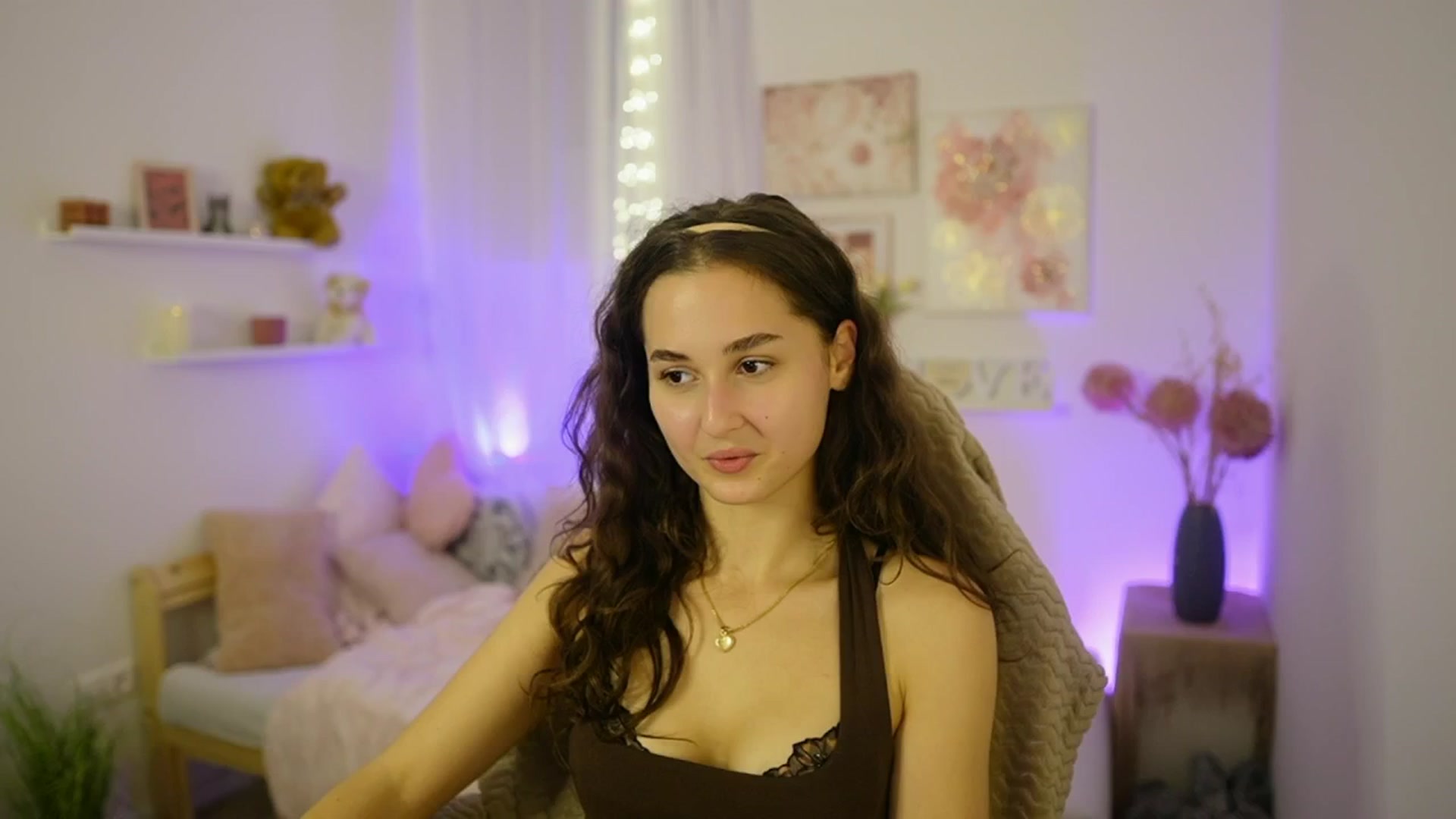 Gallery image thumbnail from Anita_Grey_'s myfreecams stream on, 10/23/2025, 20:13 image 1 of 20