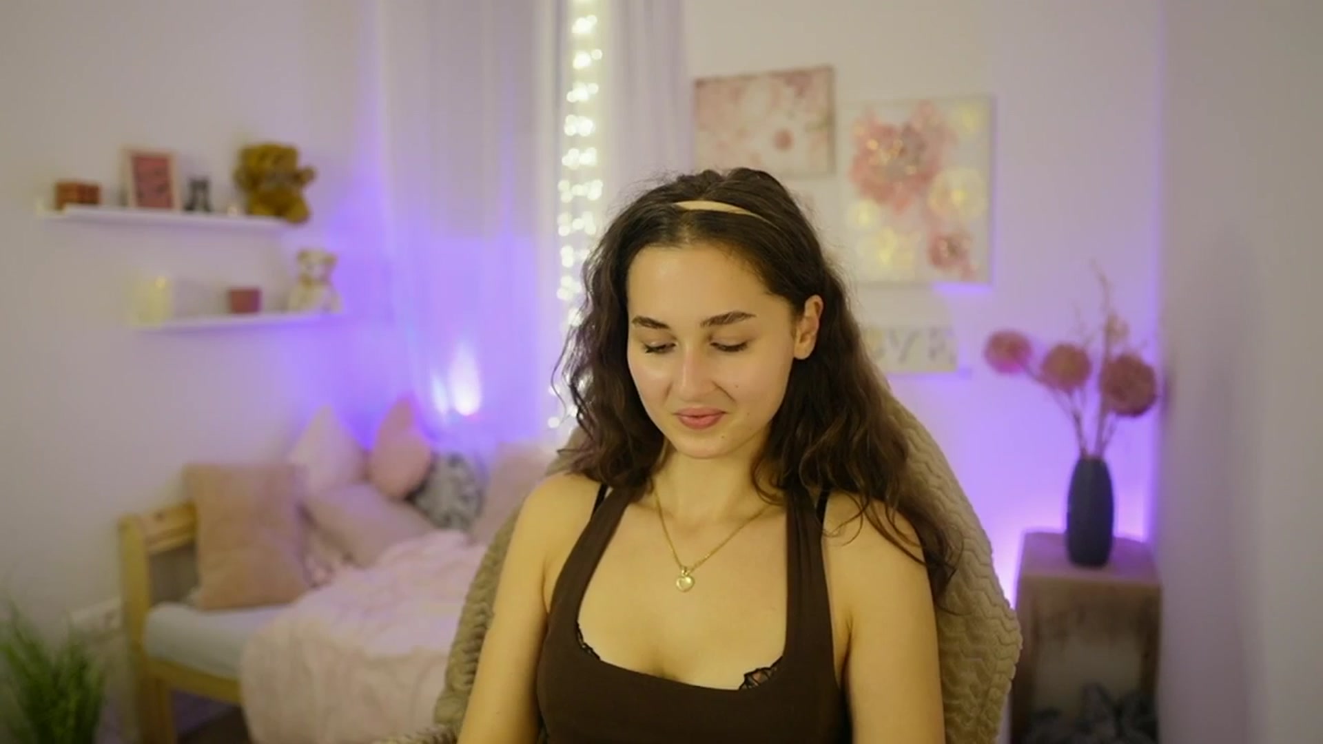 Gallery image thumbnail from Anita_Grey_'s myfreecams stream on, 10/23/2025, 20:13 image 18 of 20