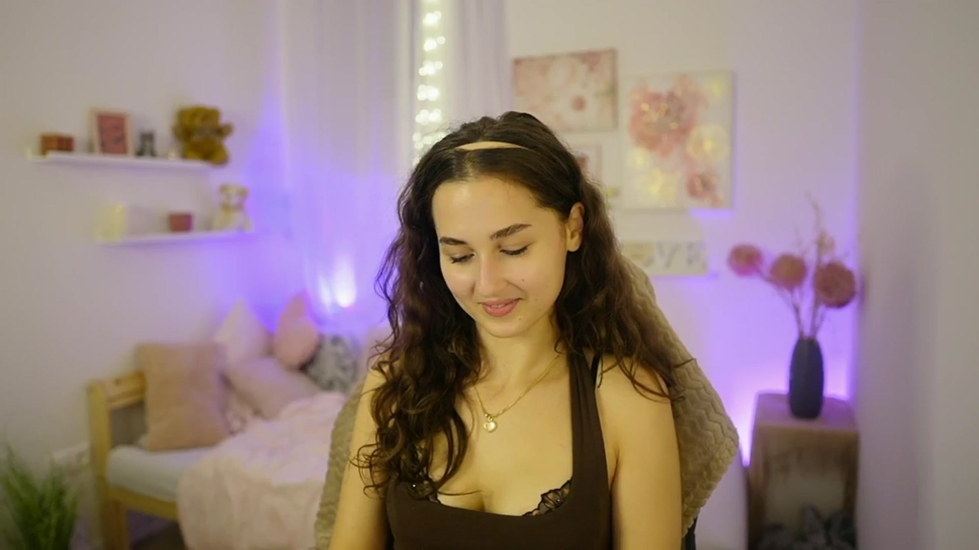 Gallery image thumbnail from Anita_Grey_'s myfreecams stream on, 10/23/2025, 20:13 image 6 of 20