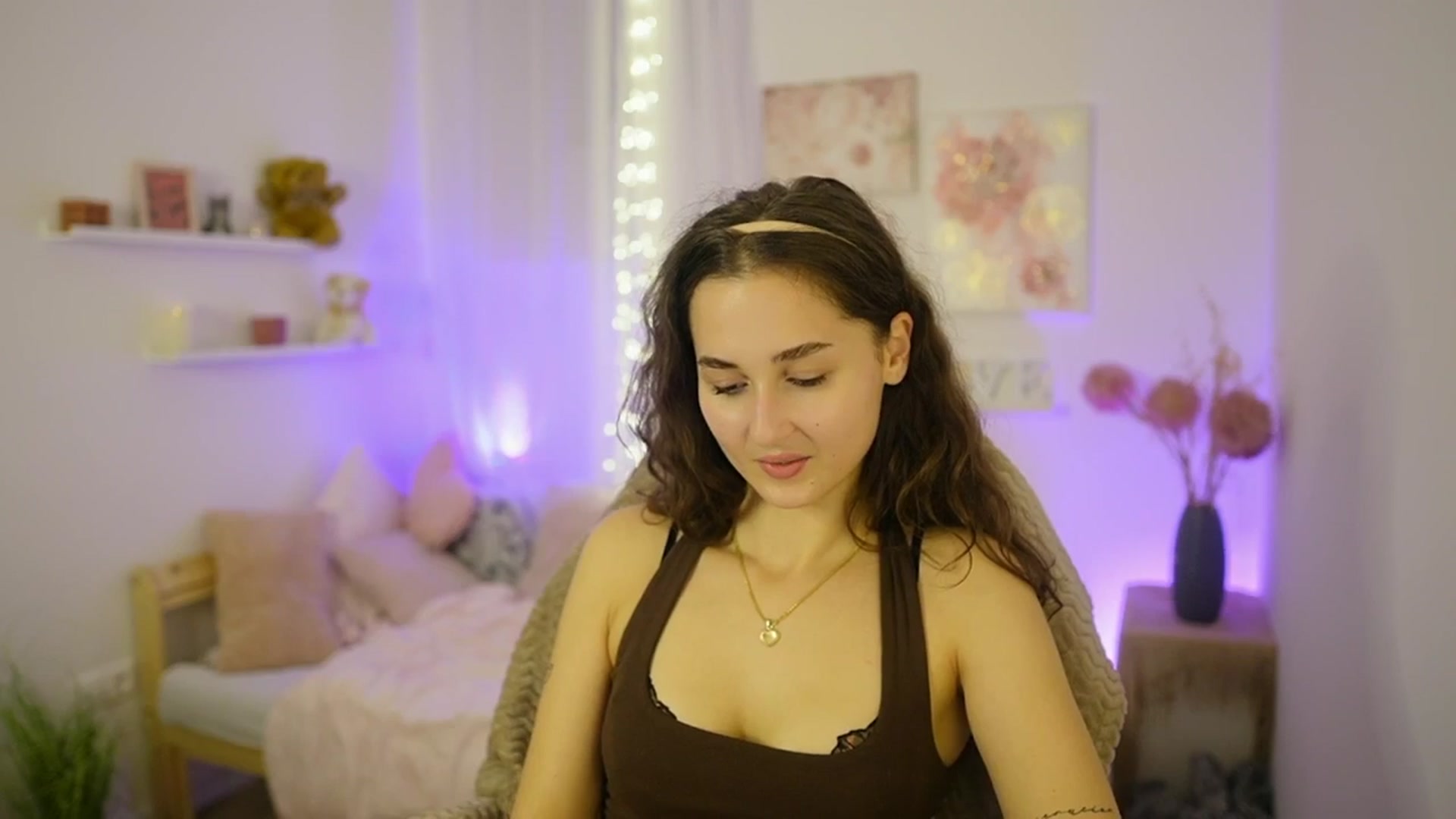 Gallery image thumbnail from Anita_Grey_'s myfreecams stream on, 10/23/2025, 20:13 image 16 of 20